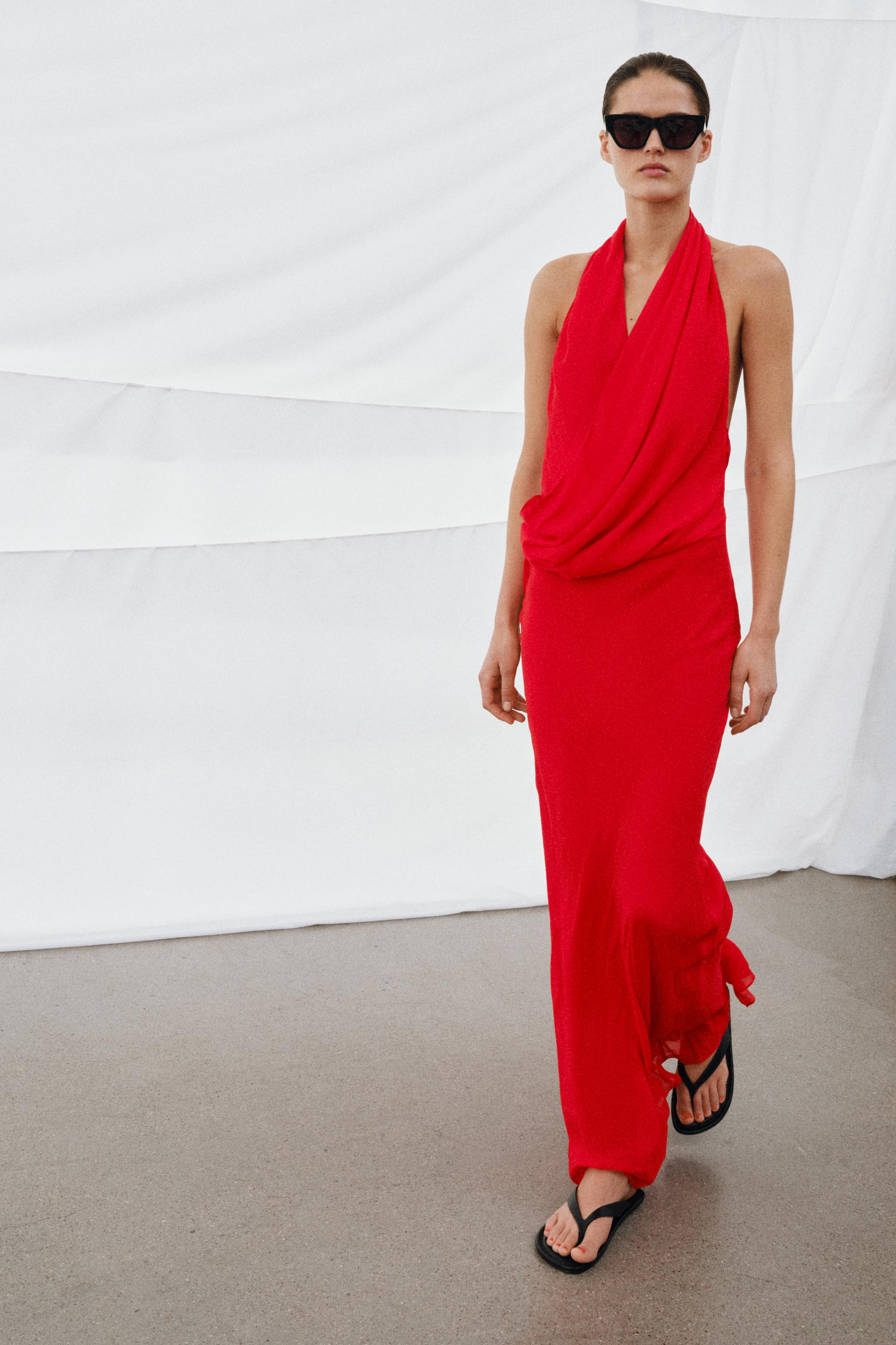 100% VISCOSE HALTER NECK FLOWING DRESS | Zara UK