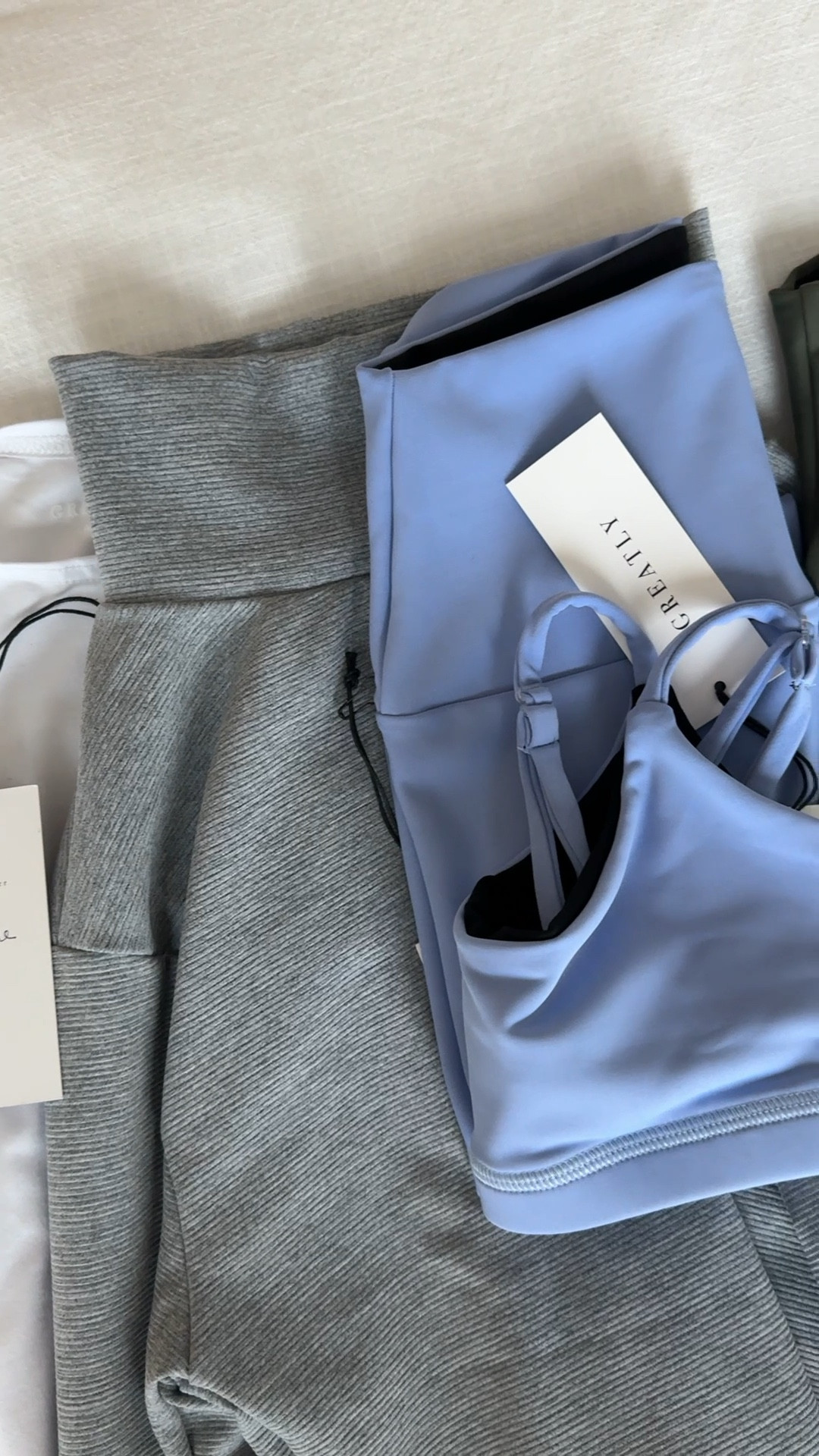 Greatly co long sleeve pull over leggings and bras 

#LTKStyleTip #LTKActive #LTKFitness