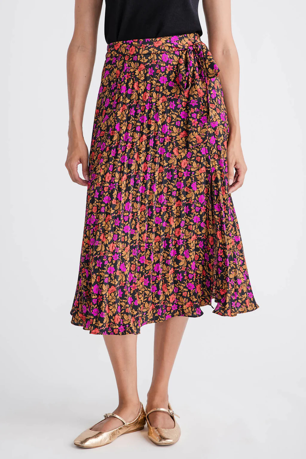 Skies Are Blue Pleated Print Midi Skirt | Social Threads