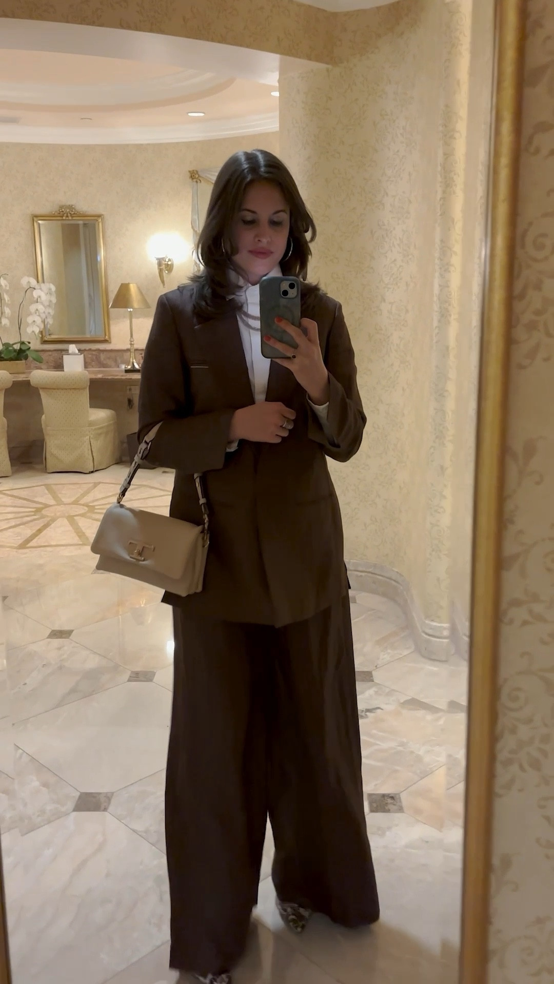 Earth tones never go out of style—especially when they’re styled with clean lines and understated elegance. This monochromatic brown look is a masterclass in quiet luxury: polished, professional, and effortlessly modern. It’s the kind of outfit that transitions from boardroom to dinner without missing a beat. Think elevated tailoring, rich neutral tones, and minimalist accessories that speak volumes.
#ChicWorkwear #NeutralStyle #BrownOutfit #QuietLuxury #RefinedStyle #MonochromeLook

#LTKSummerEdit #LTKWorkwear #LTKStyleTip