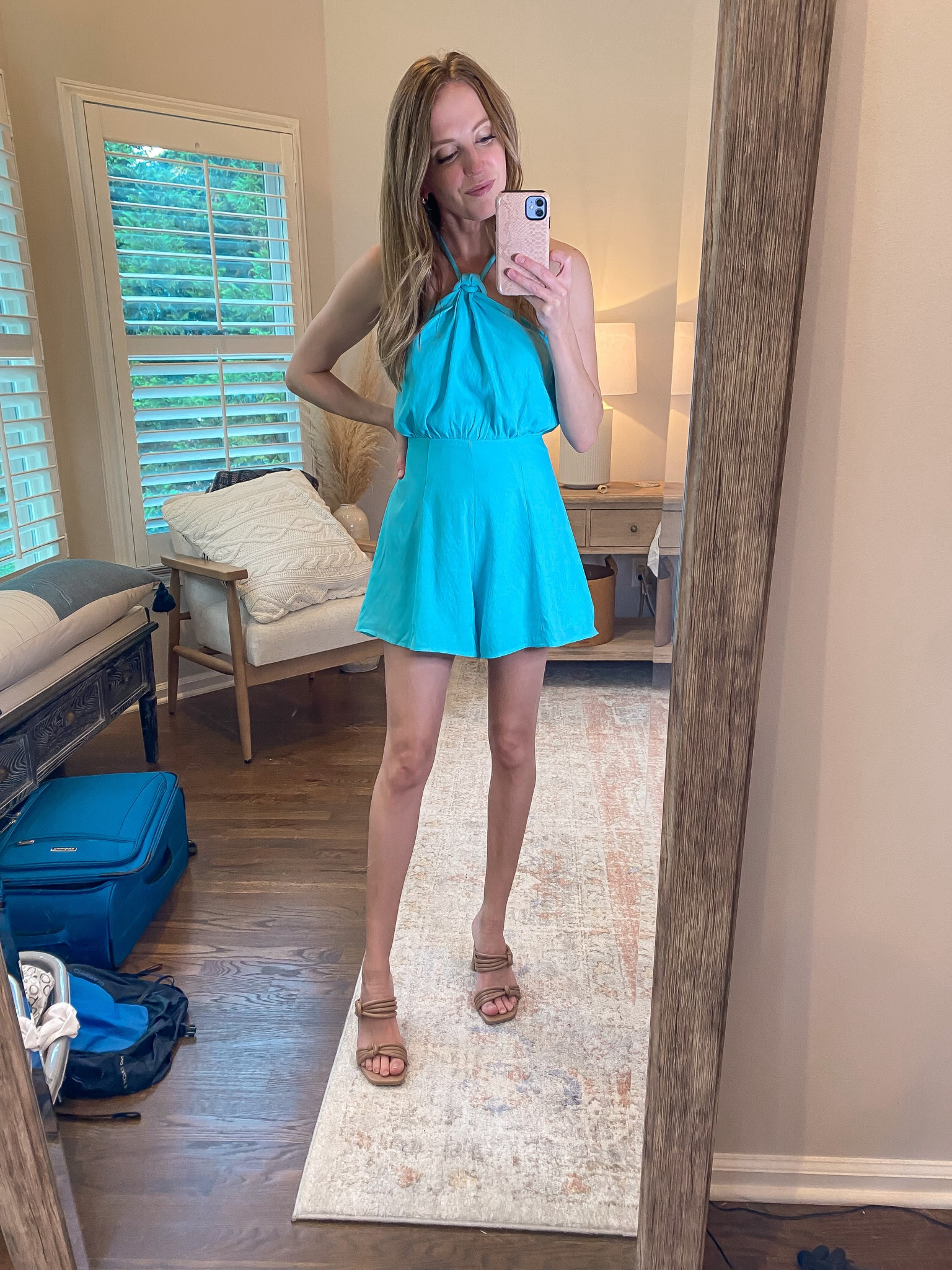 Wearing xs 
Zips ip the back and has adjustable straps 

#LTKunder50 #LTKstyletip #LTKunder100