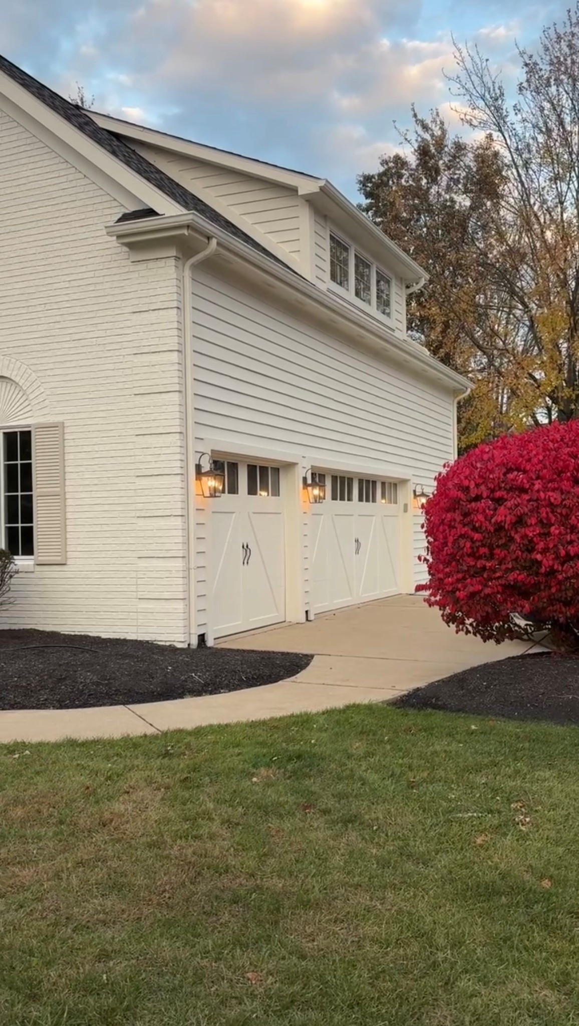 Exterior shutters & lights 

#LTKHome