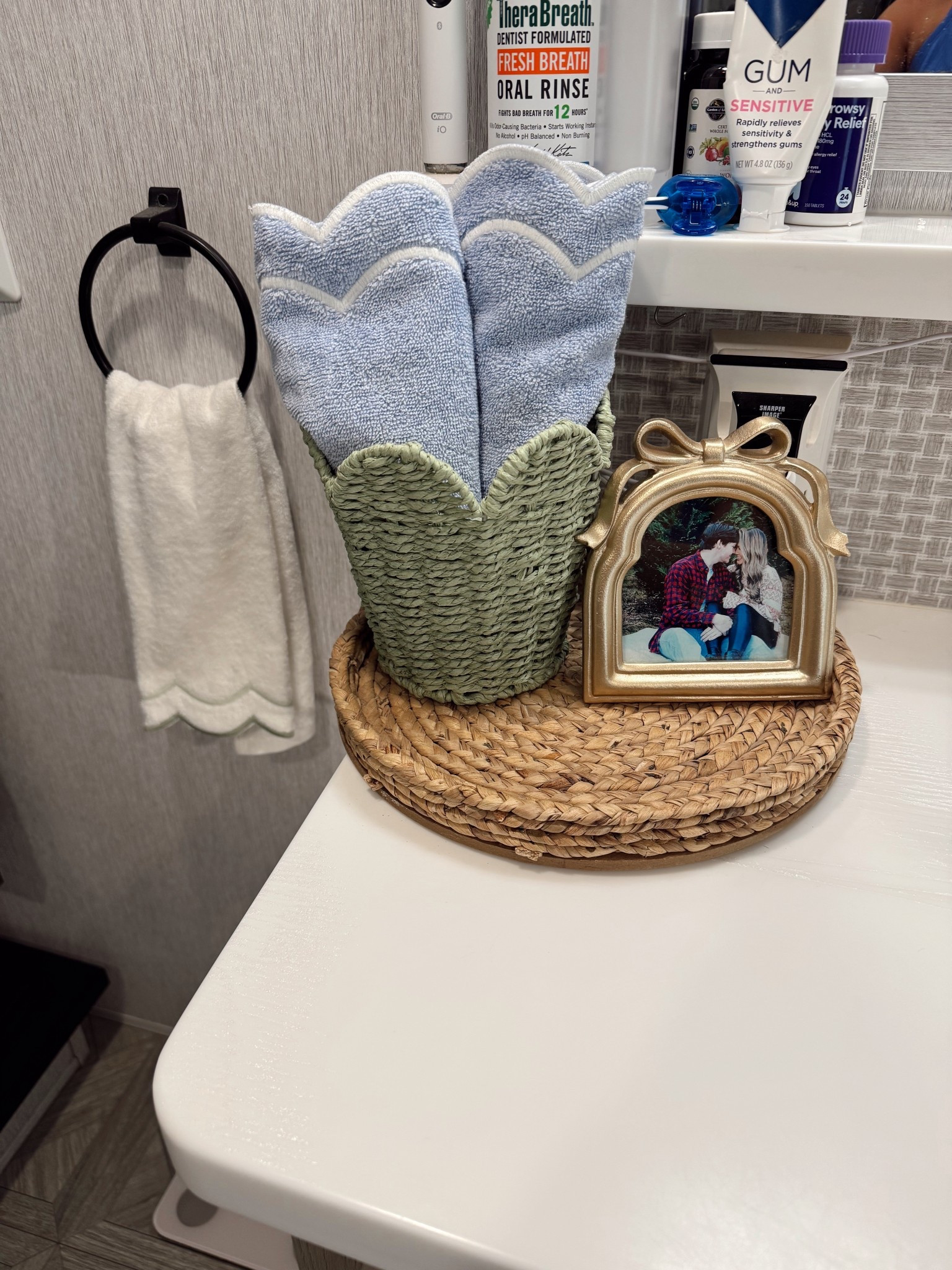 Grand millennial bathroom idea
  

#LTKHome #LTKFindsUnder50 #LTKFindsUnder100