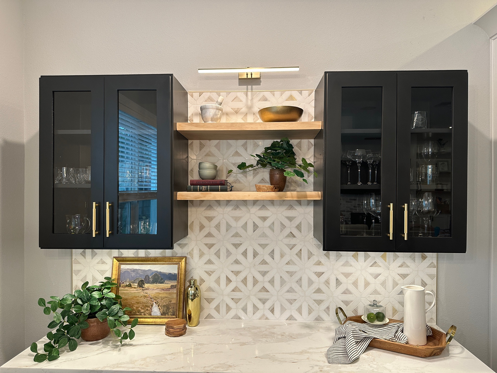 Affordable bar styling items

#barupdate #barreveal #barinspo #homebardecor #homebarreveal #moodboard #moodybar #blackandwhitekitchen
#moodboards #homedecor #homestyling #shelfstyling #modernorganic #neutralhome #custommoodboard #bathroomupdate #kitchenupdate #homereno

#LTKFindsUnder50 #LTKHome #LTKSaleAlert