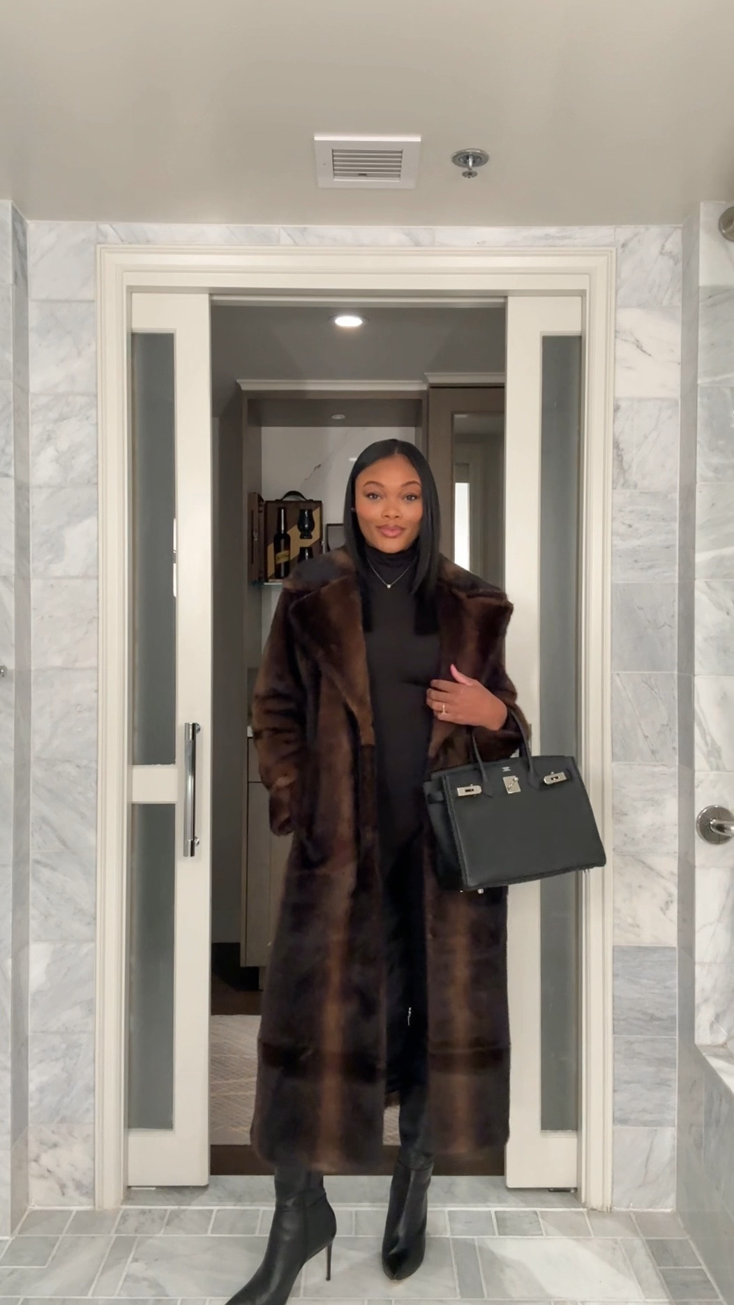 Outfit of the night for dinner in Aspen! 🐻❄️

#LTKHoliday #LTKShoeCrush #LTKSeasonal