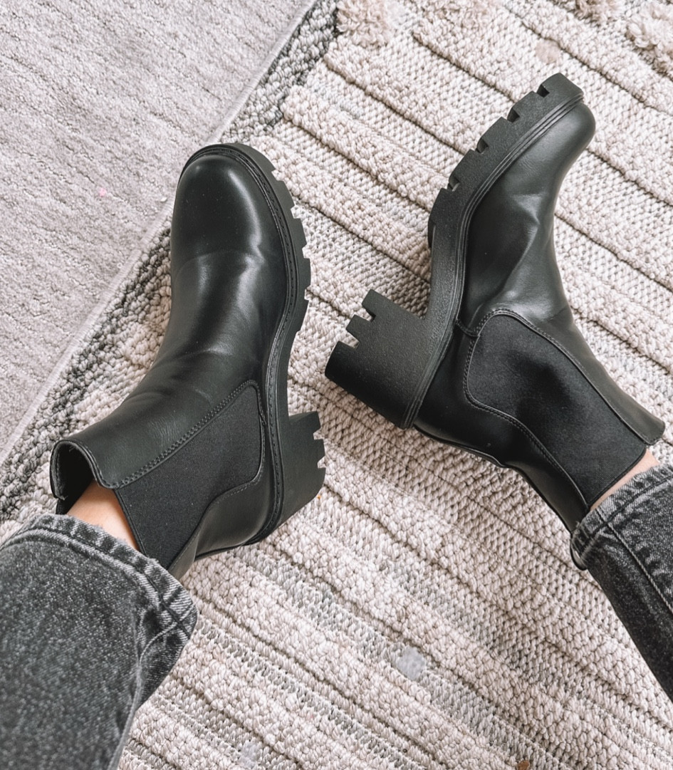 Chelsea boots 

#LTKshoecrush #LTKfindsunder100 #LTKSeasonal