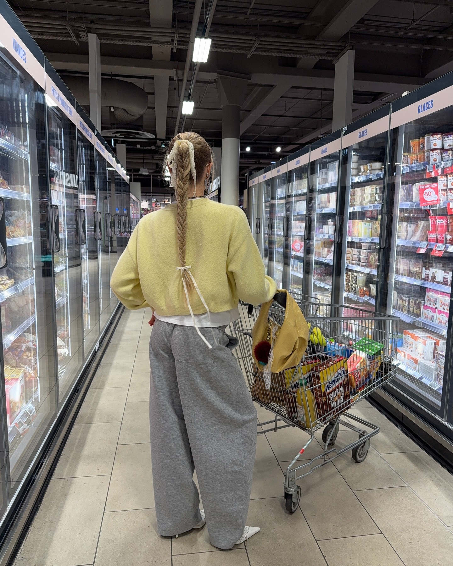 Quand tu fais les courses mais que t’en profite pour faire des petites photos 💛🛒