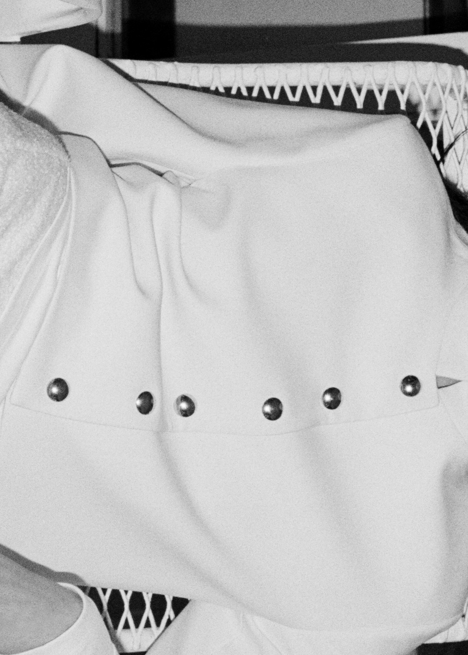 Strip-neck cropped jacket - Women | MANGO USA | Mango (US/MX/AU)