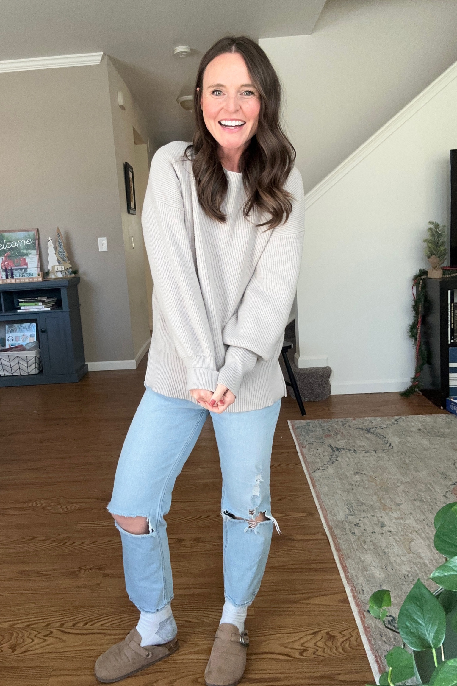 Cozy mom outfit! 