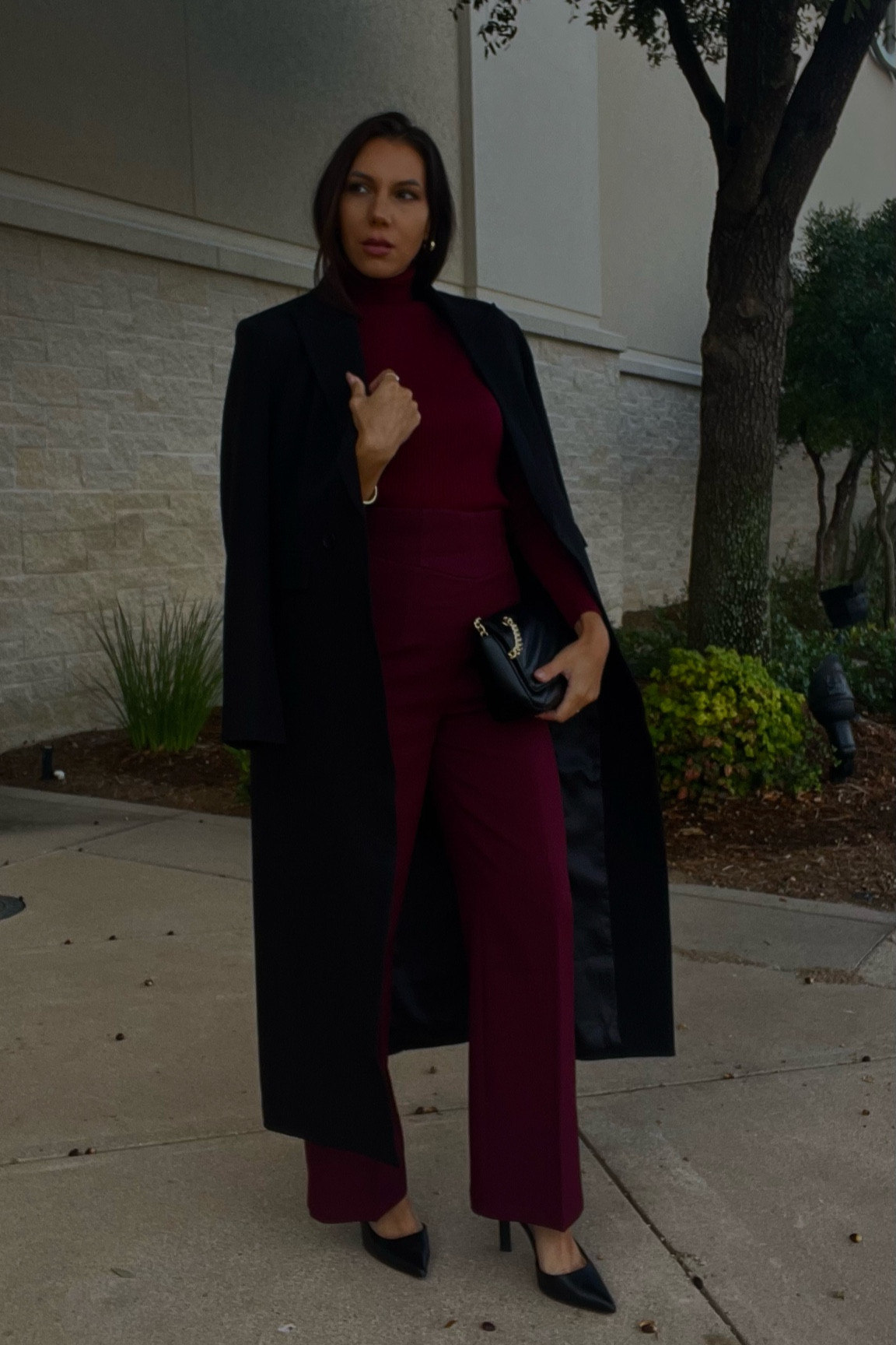 This coat is perfect for layering, it instantly adds a polished look to any outfit. The length on this coat draws the eye straight down the body and create an elegant and elongating silhouette. It’s a great way to play with your outfit proportions as well. Nonetheless, it is a versatile layer for fall and winter that you can style for a casual look over a matching knit set and sneakers or a more formal and refined outfit over a your go-to elevated outfit formula. 

Style tip: Try a black and camel color combination or grey and brown or navy for an old-money aesthetic.

#LTKSeasonal #LTKStyleTip #LTKFindsUnder100