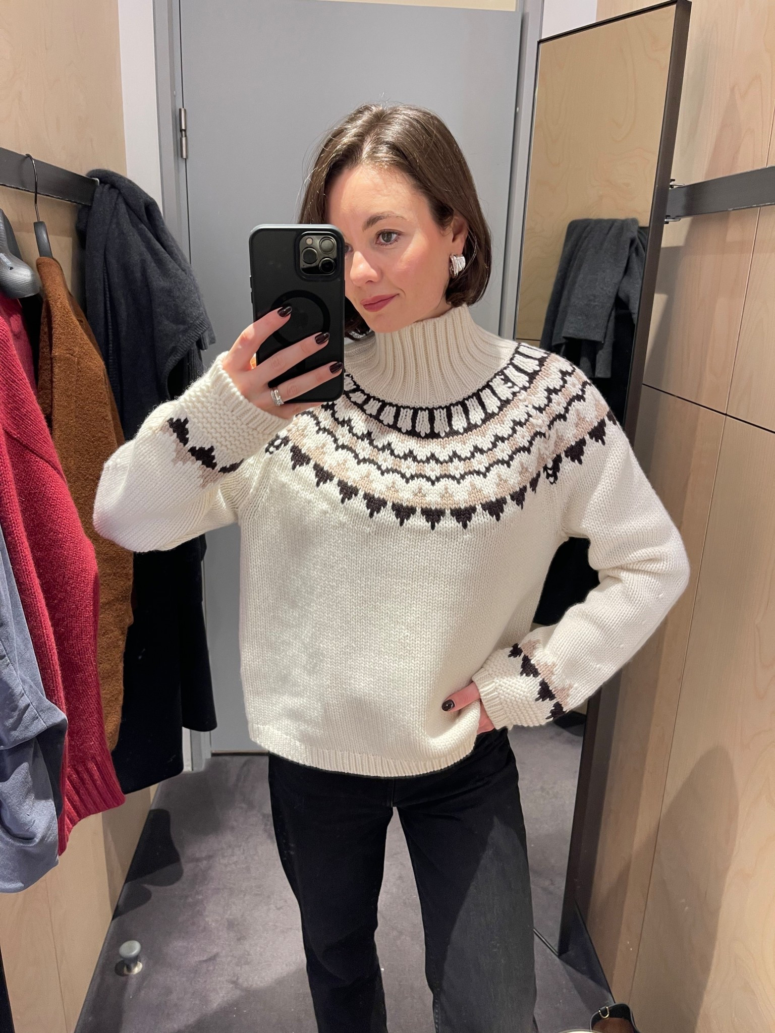 Wearing a size S in this Fair Isle sweater

#LTKHoliday #LTKSeasonal #LTKGiftGuide