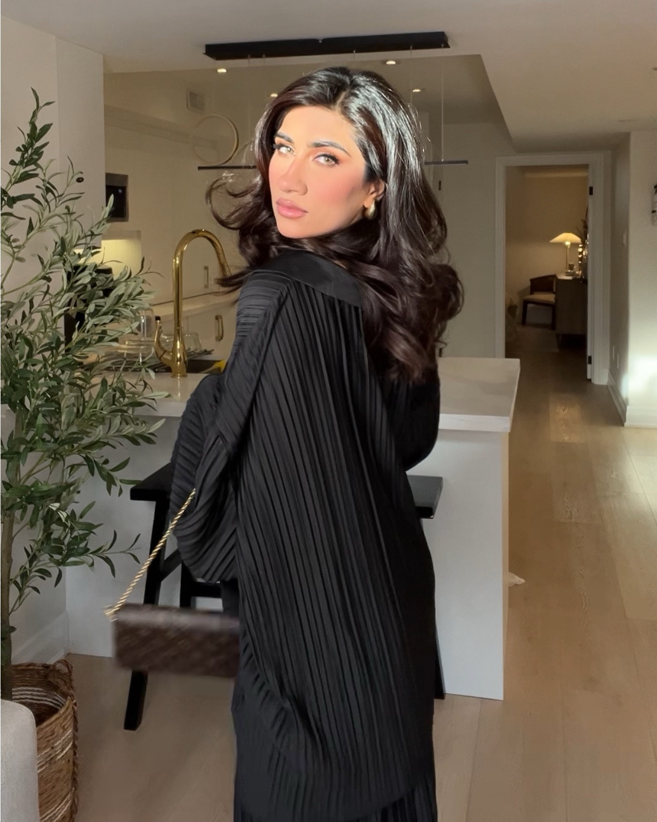 Been looking for a black set for so long and finally found one that you can dress up or down 

#LTKdatenight #LTKFashionMonth #LTKbeauty