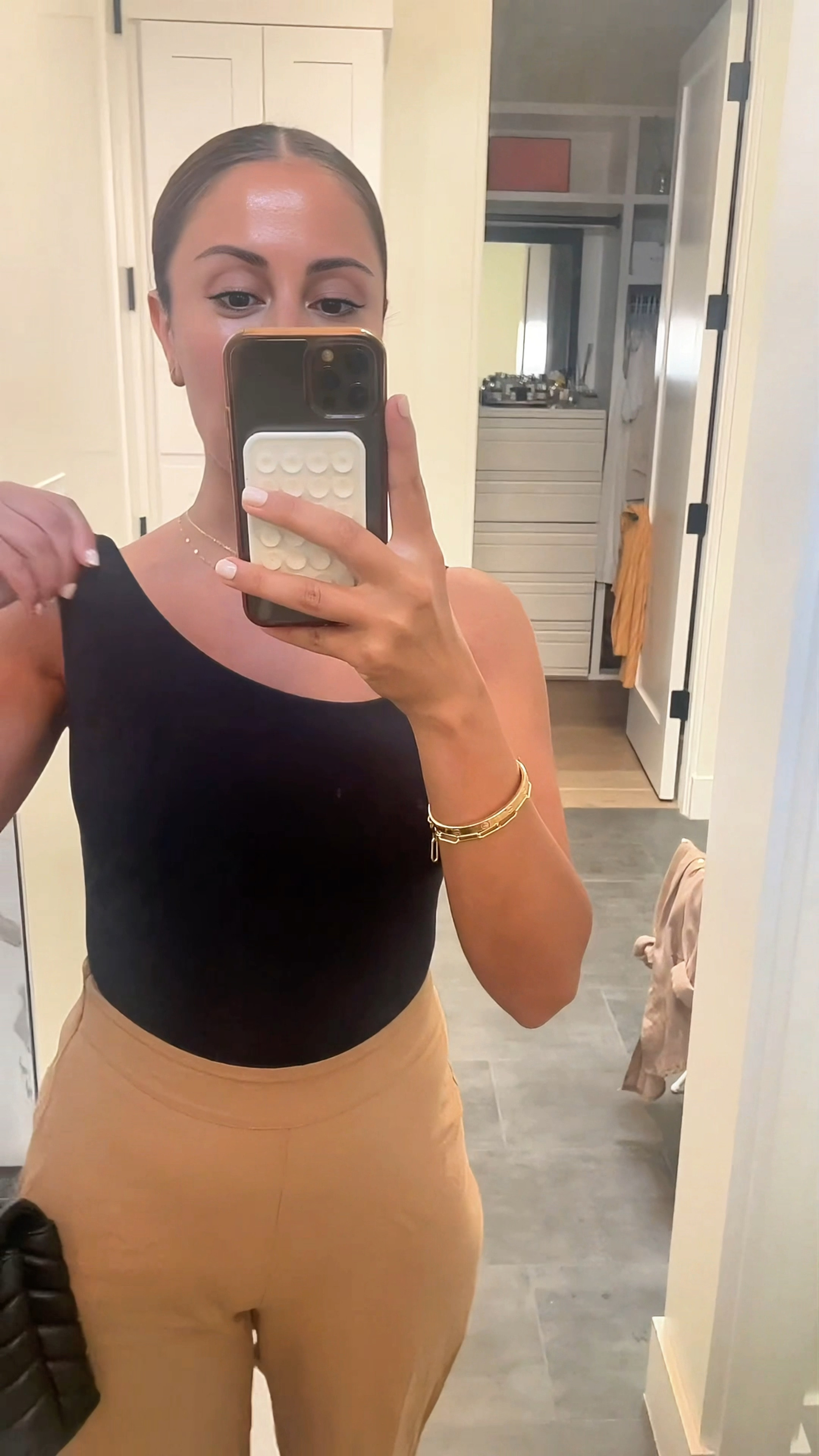 This top is a must have! It’s so comfy and stretchy, you can dress it up or down and the material is soooo comfortable! Bought it in black and nude but going to get it in every color! Skims dupe from Amazon👌🏼 


#skims #bodysuite #ootd #amazonfinds #amazontop #amazonbodysuite #bodysuite #outfitideas #comfytop #skims #skimsdupe #amazonbasics #amazonfinds

#LTKFindsUnder50 #LTKVideo #LTKStyleTip