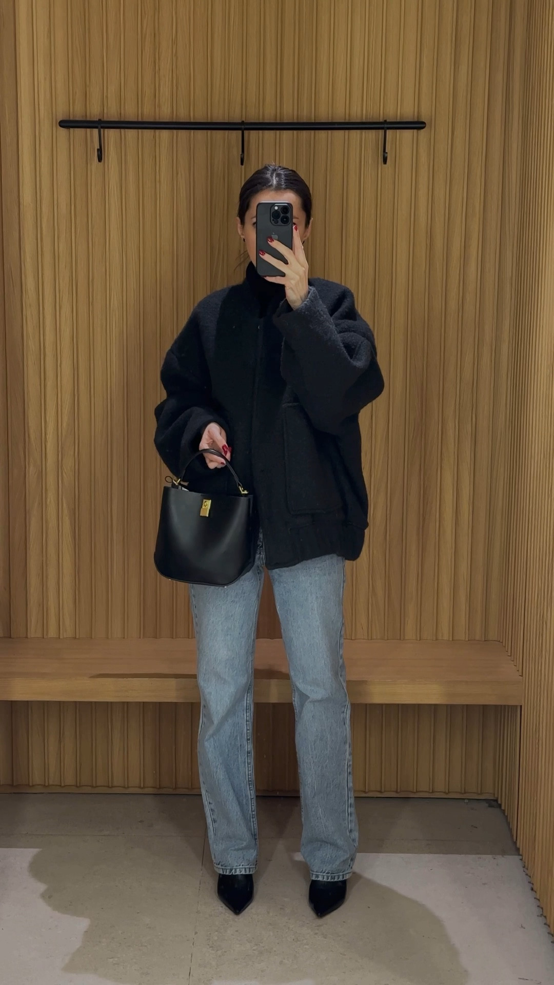 Just a perfect total Mango look. Simple and stylish, made of essential items, such as: oversized bomber jacket, straight blue jeans, and mini-shopper. Jeans & bomber are on sale now, by the way 🖤 #mango #jeans #bomber

#LTKstyletip #LTKitbag #LTKsalealert