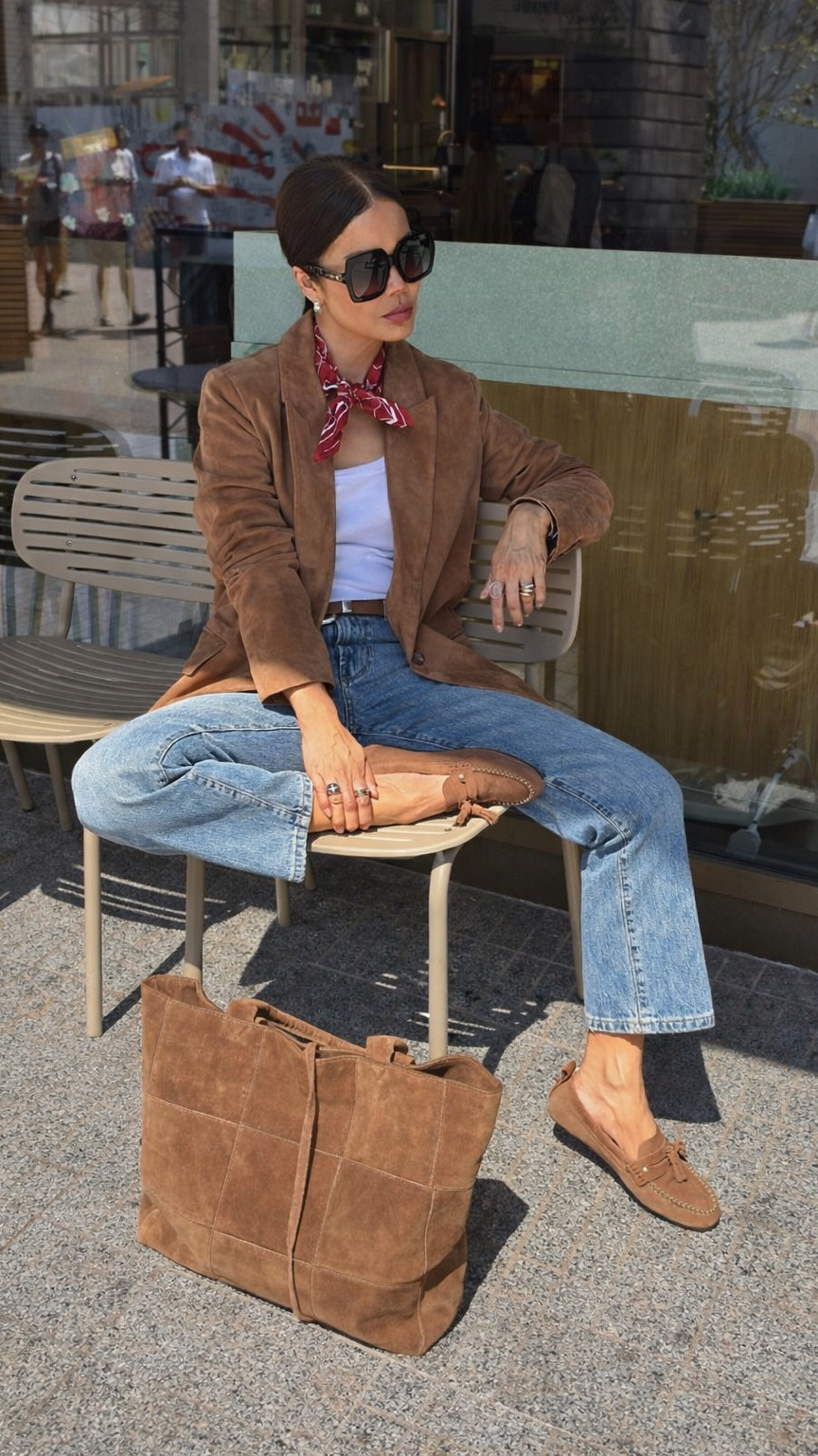 Effortless neutrals done right 🤎

Loving this elevated everyday look — soft suede textures, relaxed denim, and timeless accessories that pull everything together. The brown-on-brown pairing with the loafers + handbag is the perfect example of how to stay cohesive without overmatching. Add a silk scarf or statement sunnies and you instantly get that polished, café-chic vibe.

This is one of those outfits you can wear on repeat — coffee runs, errands, lunch, even casual meetings. Comfortable, classic, and quietly luxe.

Shop the look through my LTK ✨

#LTKStyle #LTKFinds #LTKFashion #LTKUnder150 #LTKSeasonal

#LTKdayinmylife #LTKPlusSize #LTKSaleAlert