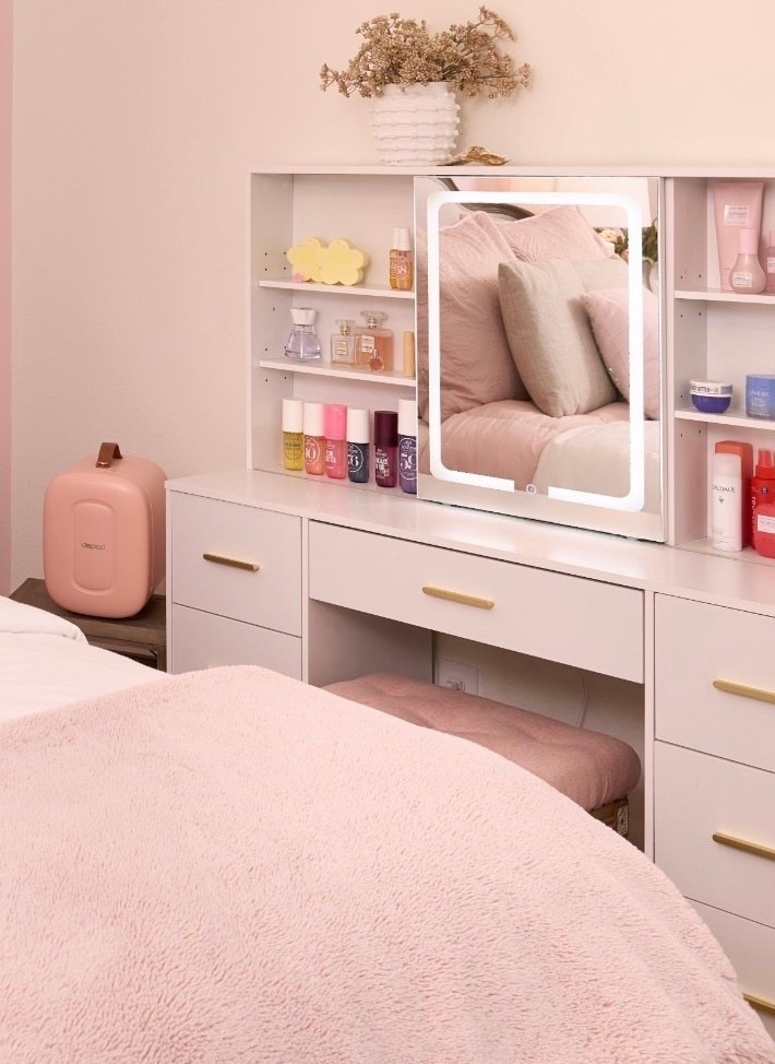 A spot for homework & skincare 🎀

We switched out our daughter’s desk for a vanity that has enough space to work in homework too.

Vanity
Skincare 
Girls room
Tween

#LTKHome #LTKKids