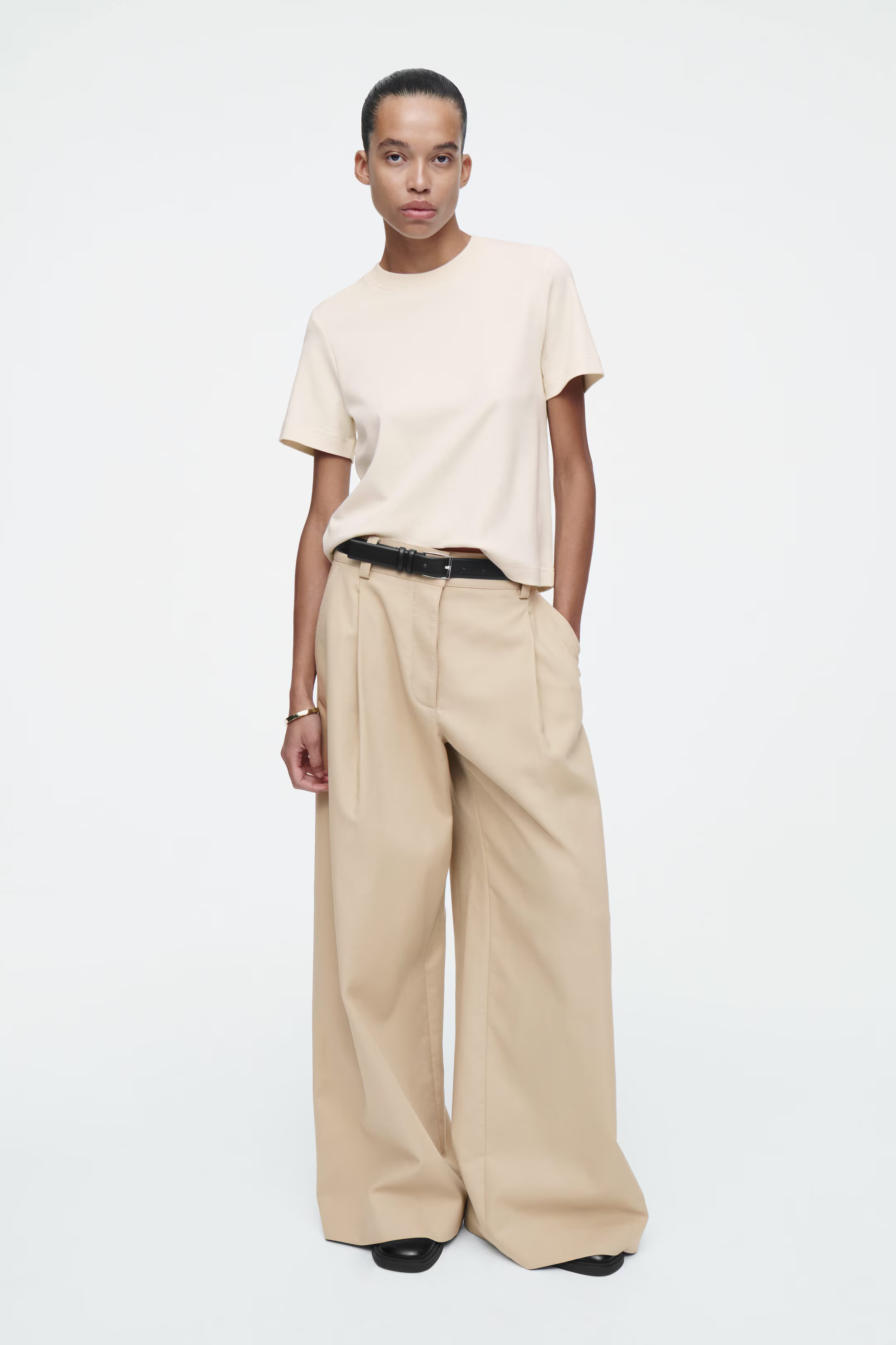 CLEAN CUT T-SHIRT - LIGHT BEIGE | COS (AU)