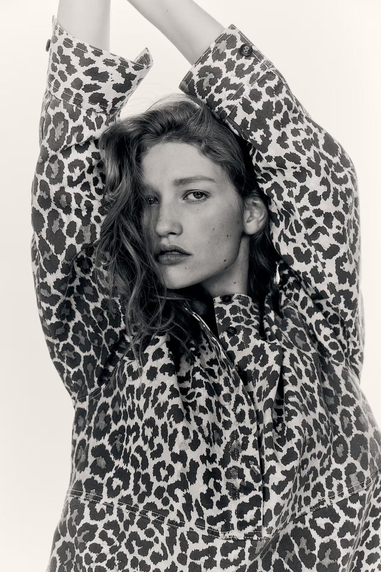 Pullover Twill Blouse - Light beige/leopard print - Ladies | H&M US | H&M (US + CA)