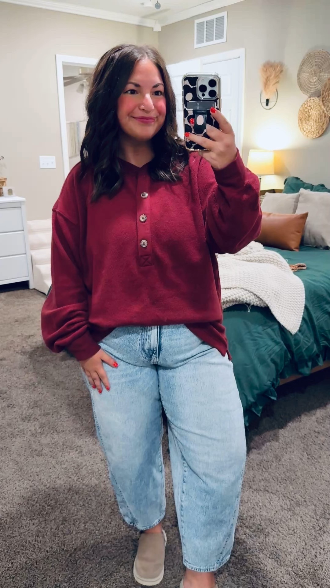 Quiet holiday colors + everyday comfort… the perfect low-key Christmas OOTD 🎁

slip on shoes: fit oversized // wearing a kids 2 (linking adult size below)
jeans: fit true to size // wearing a 14
henley: fits oversized // wearing a large 

 

#LTKHoliday #LTKootd #LTKSeasonal