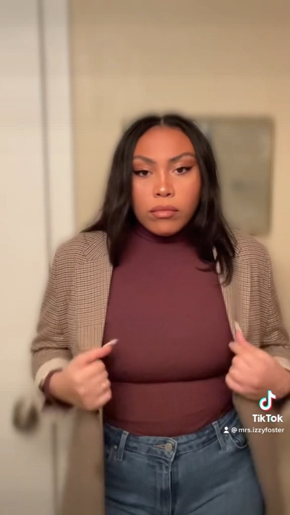 Winter DATE NIGHT outfit 



Bodysuit: Large 
Blazer: Small

#LTKSeasonal #LTKcurves #LTKfit