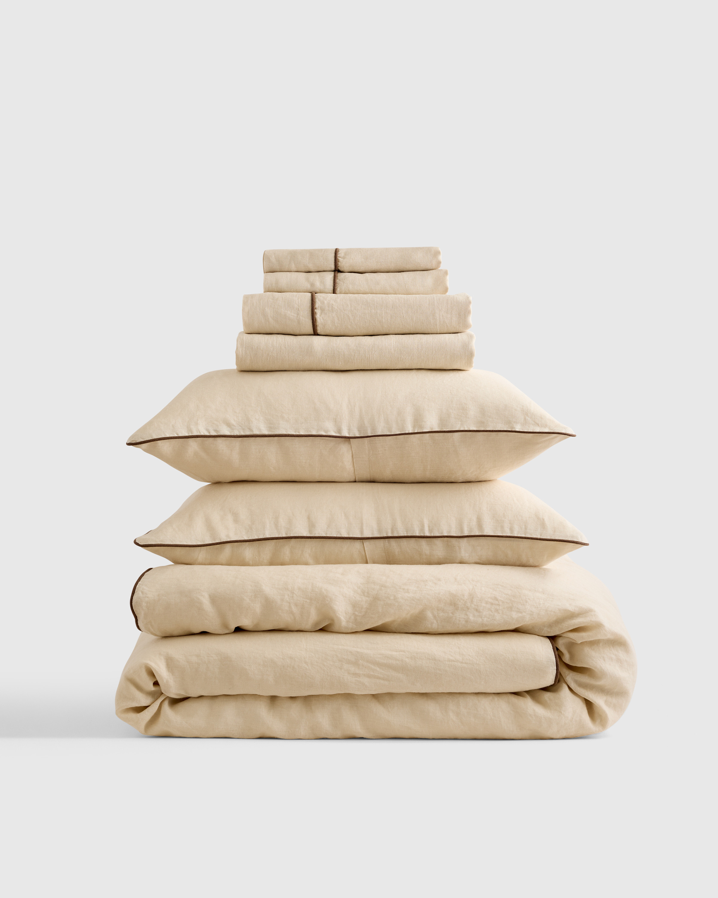 Quince | European Linen Piped Deluxe Bedding Bundle in Oat/Espresso, Size Full | Quince