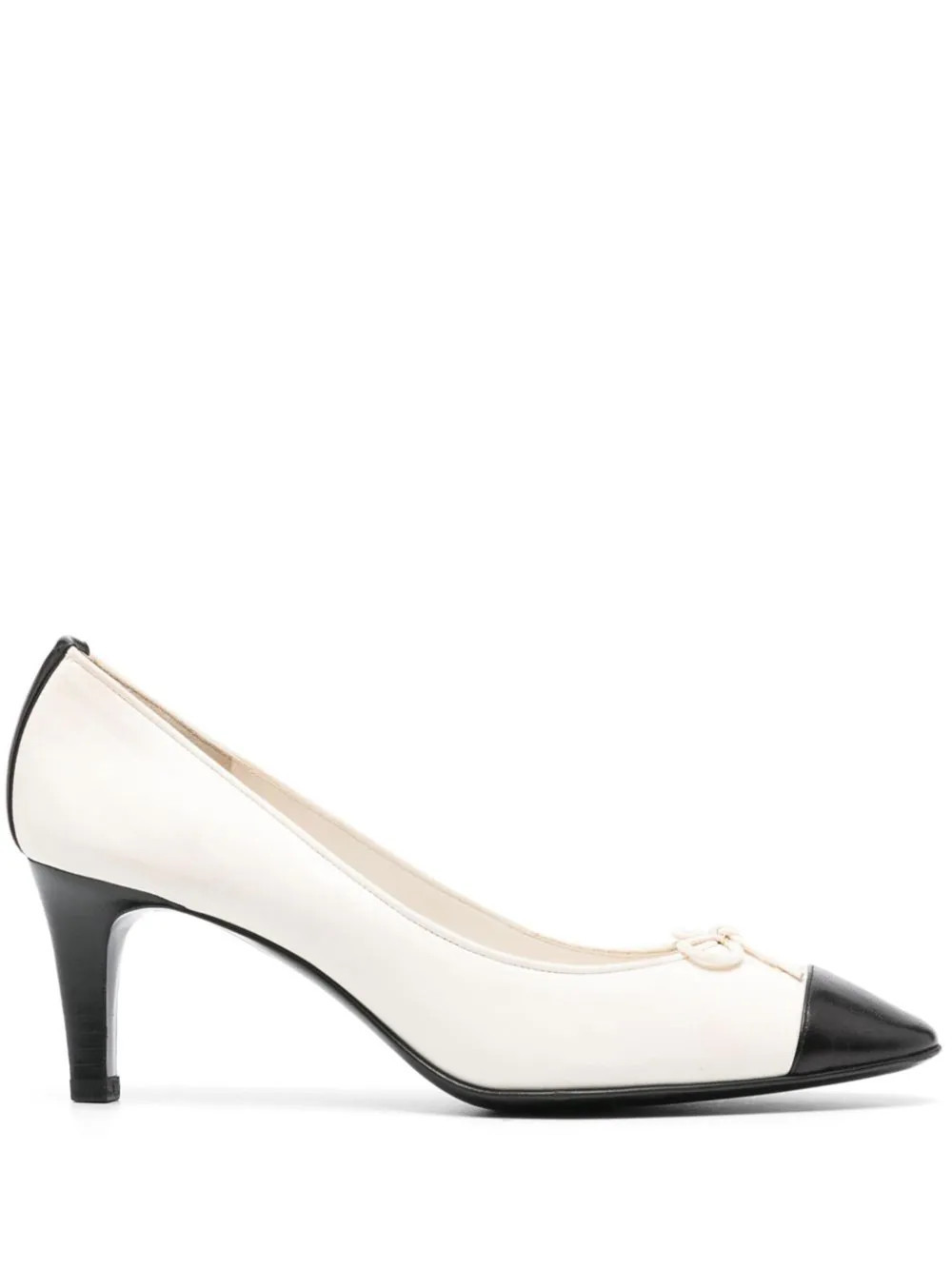CHANEL Pre-Owned 1990s contrasting toe pumps - White | Farfetch Global