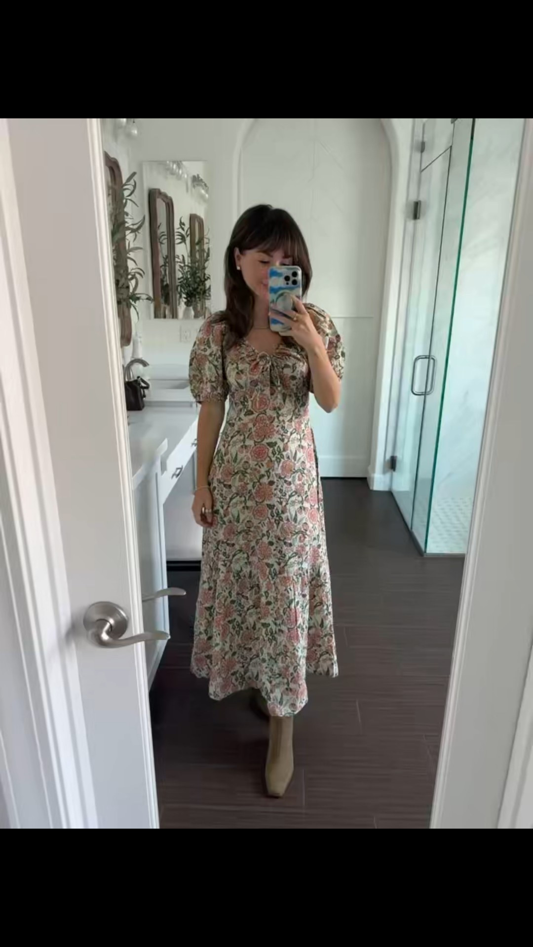 The cutest floral dress! I love how fun and summery this maxi dress is!

Summer fashion. Summer dress.  floral dress. Mom fashion. Petite friendly fashion. Petite dress  

#LTKSeasonal #LTKStyleTip