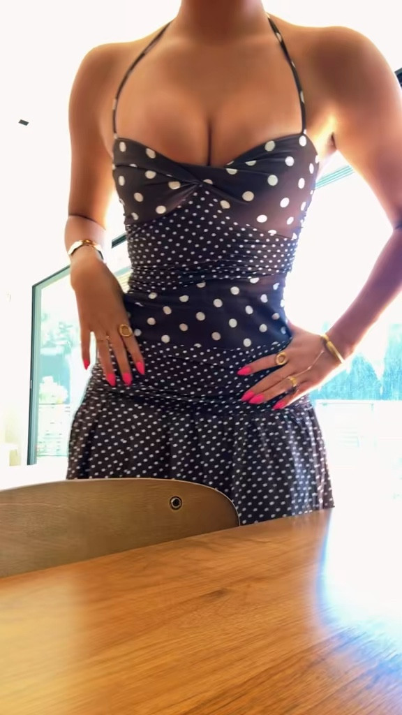 #polkadots #polkadotdress #dress #springdress #maxidress #springfashion #trendy #dropwaistdress 