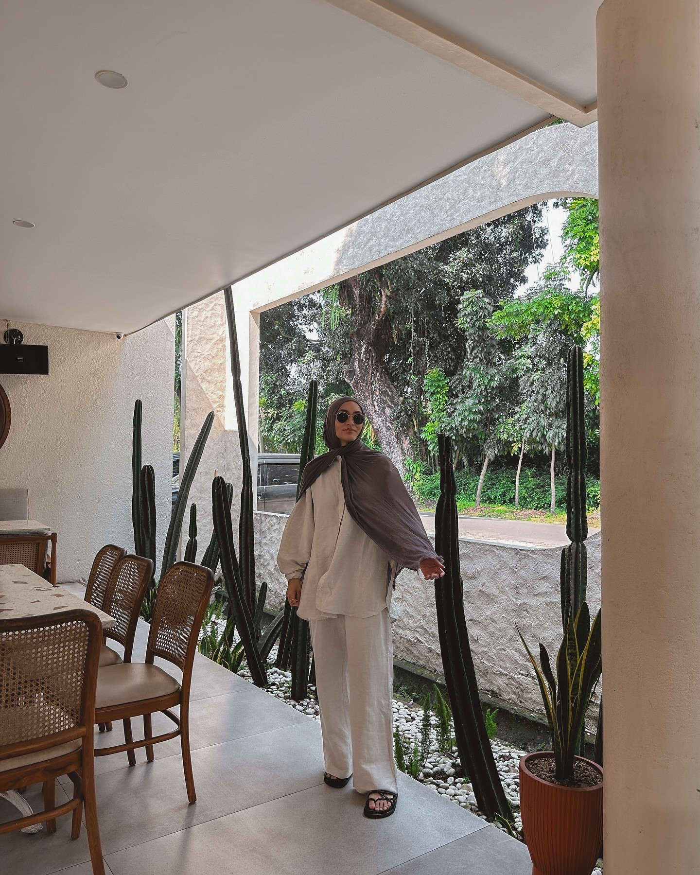 Taking me back to Bogor, where this beige beauty of an outfit made the perfect pairing with my favorite cafe moment. 🌿☕️ Simple, stylish, and oh-so-comfortable. 

      , 

 #TravelStyle #Throwback #NeutralStyle #CafeVibes #OOTD #MinimalistFashion #BogorStyle #BogorCafe
