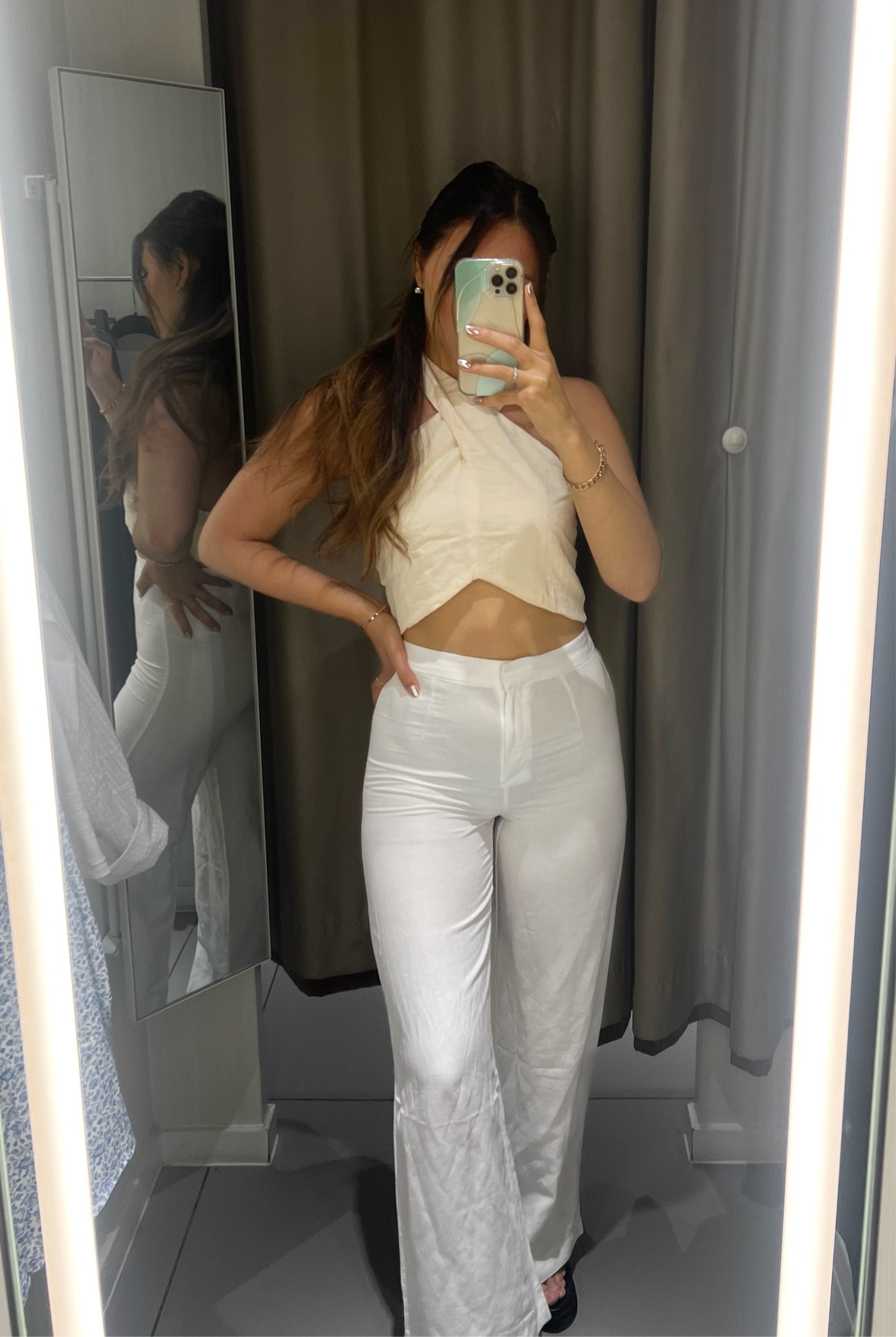 The perfect summer outfit for a night out on the town for some rooftop drinks ! 

#hmfinds #hmhaul #satindress #satinblackdress #blacksatindress #casualdress #summerdress #ltkfind #trending #satinblouse #bluetop #blueblouse #blouse #blueskirt #floralskirt #maxiskirt 
#vacayoutfit #vacationoutfit #whiteblouse #bardrinks #rooftopbaroutfit 

#LTKFind #LTKfit #LTKstyletip