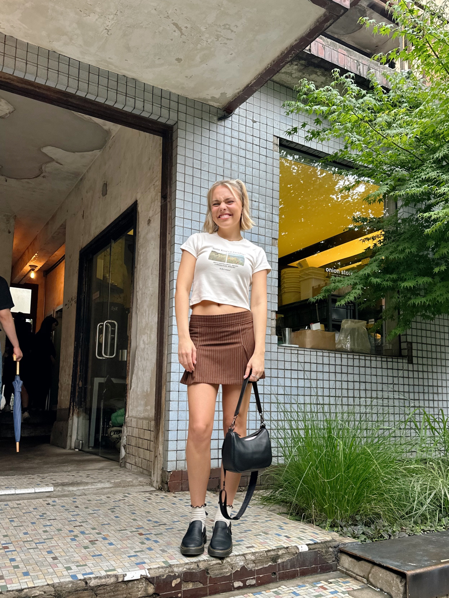 u already know i’m obsessed with thrills 🤭 
Size XS in both 
Shoes: Dr Martens 
