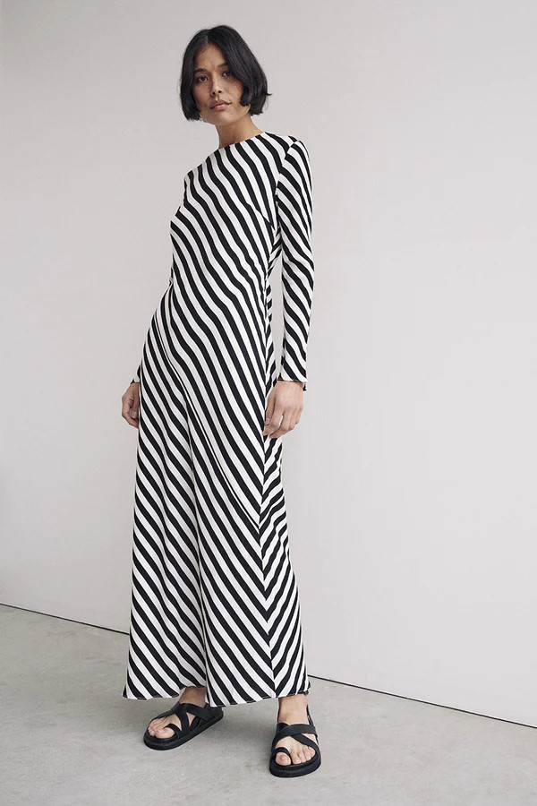 CLEMENCE BLACK/WHITE SLEEVED MIDI DRESS | DISSH