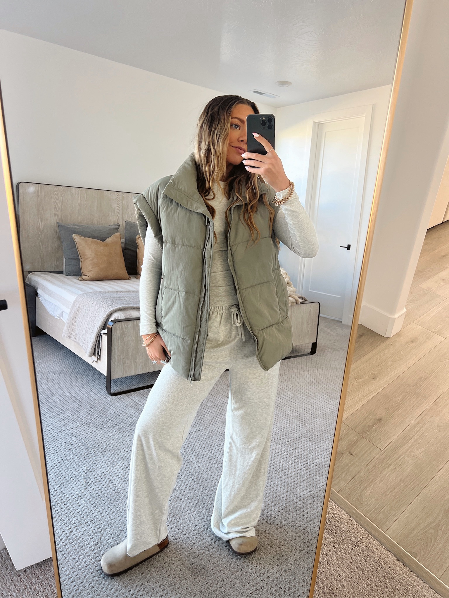 The viral Amazon puffer vest is alllll you need this winter!!!❄️👌🏼

#LTKU #LTKSeasonal #LTKStyleTip