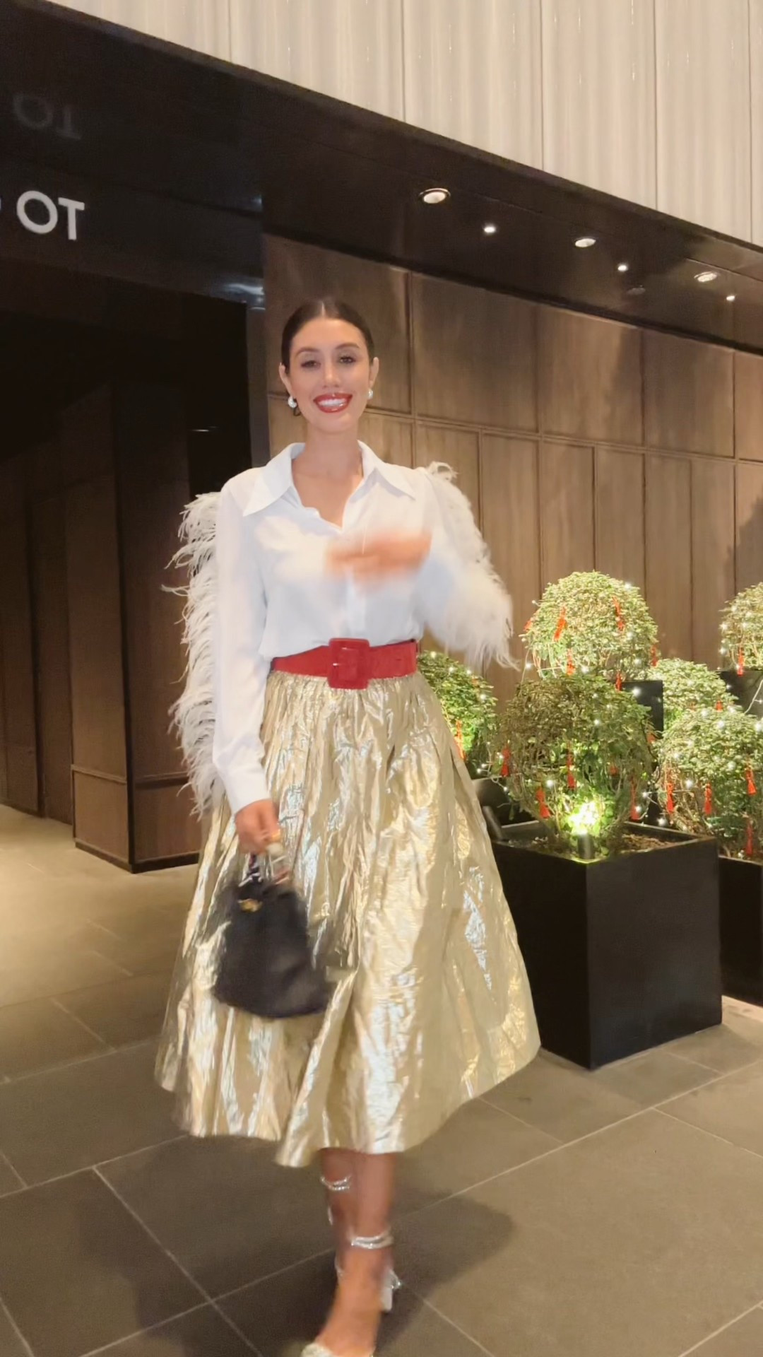 Singapore dinner outfit

￼Chinese new year outfit, gold skirt, gold skirt outfit, red belt, white heels, white shoes, white feather top, dinner outfit, travel outfit, black Hermes Kelly, low bun outfit, red lips outfit, red lipstick, red lip stain

#LTKTravel #LTKBeauty #LTKootd