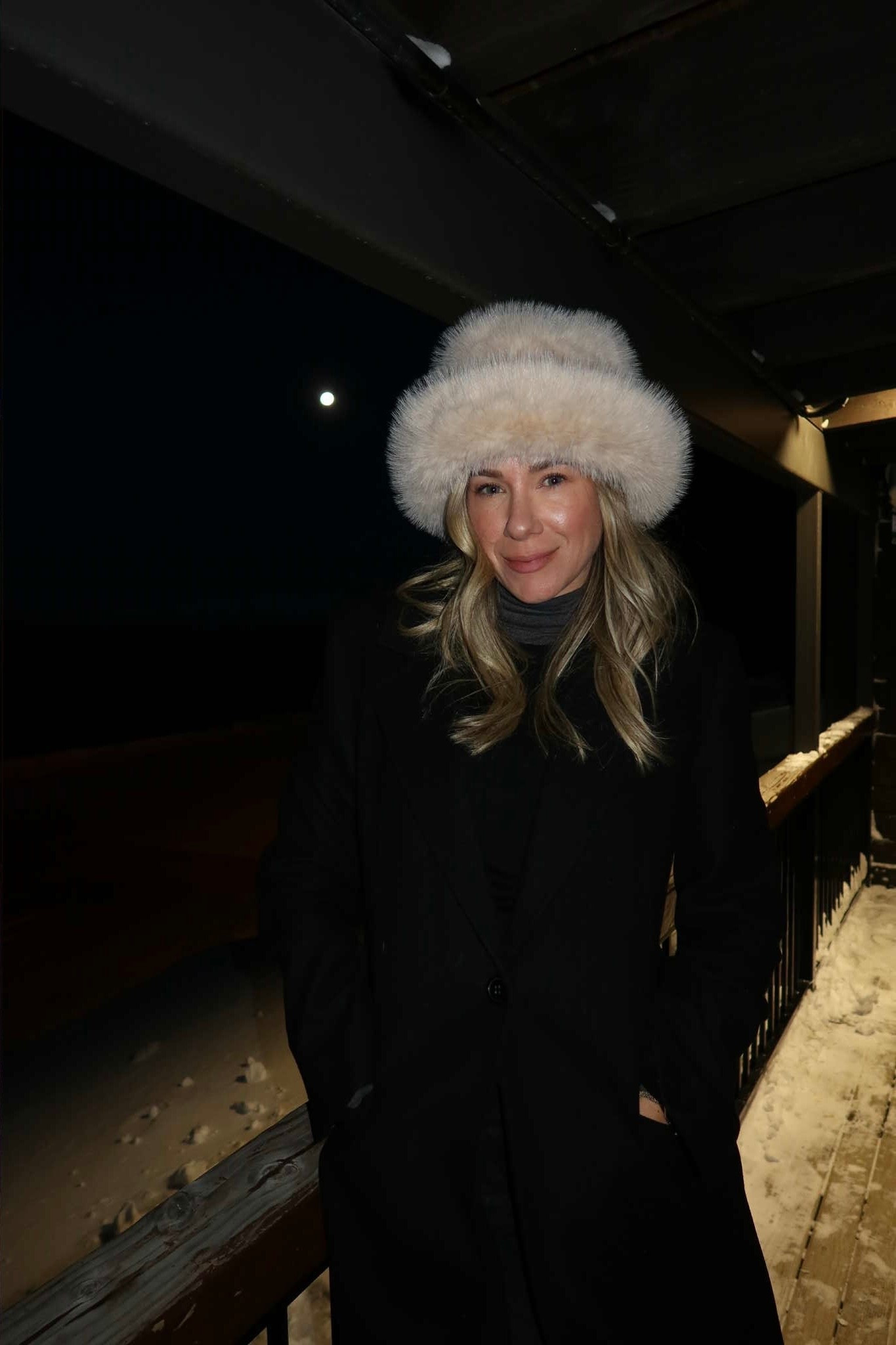 Outfit for dinner here in Cardrona New Zealand!

I’m wearing this cute snuggle buckle hat from Lack of Color, gray long sleeve top Heattech from Uniqlo and wool coat from Viktoria and Woods

#LTKtravel #LTKstyletip #LTKnewzealand