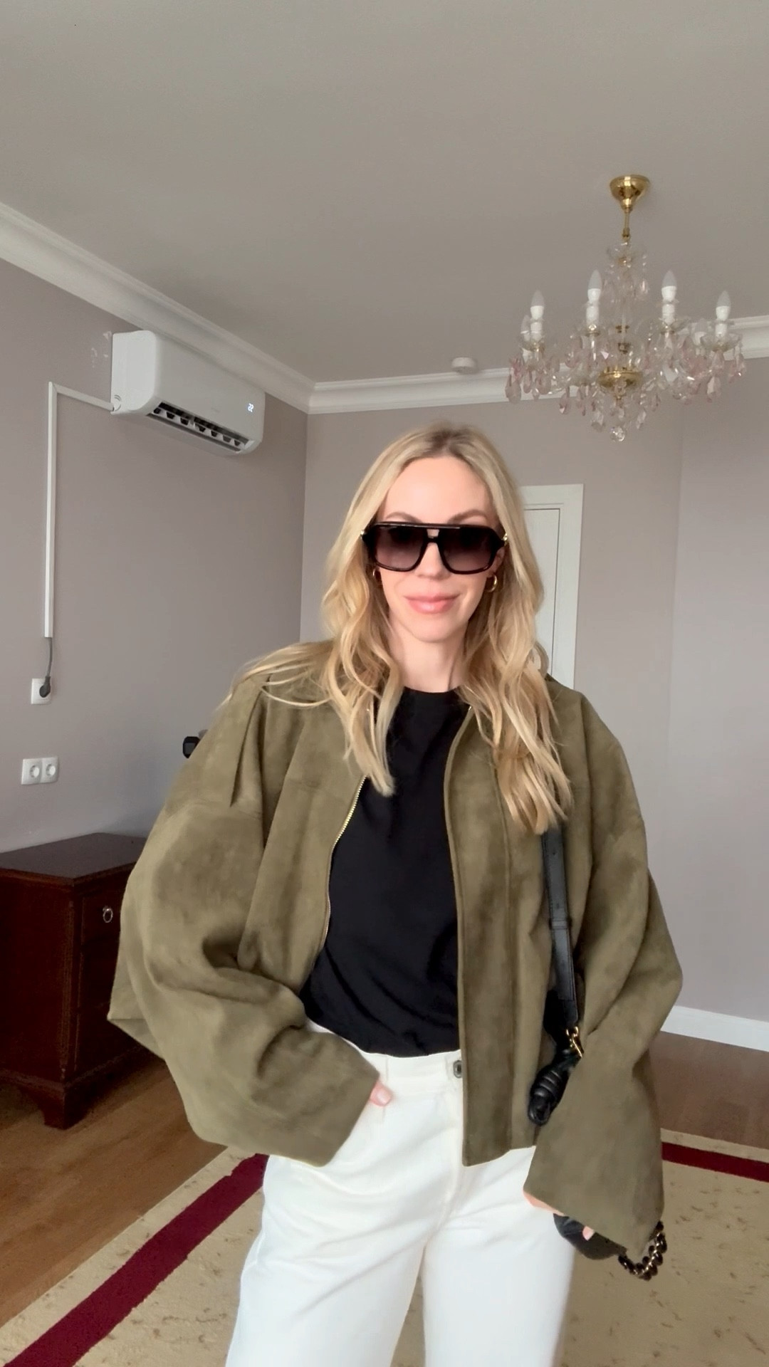 Spring casual look, @Zara faux suede bomber jacket, Levi’s white baggy 90’s jeans, spring jacket, Loewe Flamenco pouch handbag

#LTKOver40 #LTKootd #LTKSeasonal