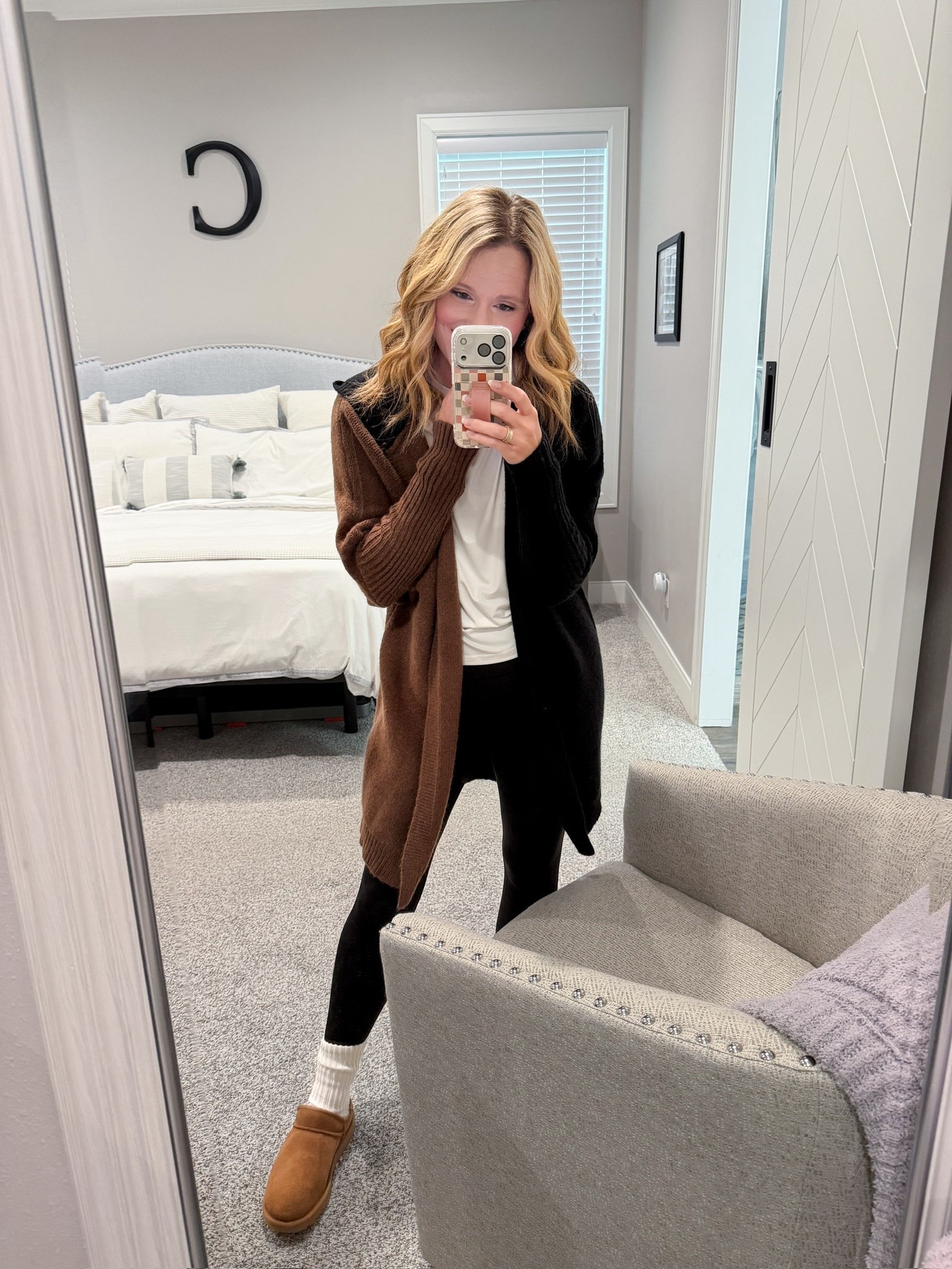 A great color block long cardigan paired with my leggings for a warm-cozy winter outfit. Could also be a good travel outfit .

//
Long cardigan 
Legging outfit 
Winter outfit 
Cozy outfits 


#LTKFindsUnder50 #LTKTravel #LTKootd