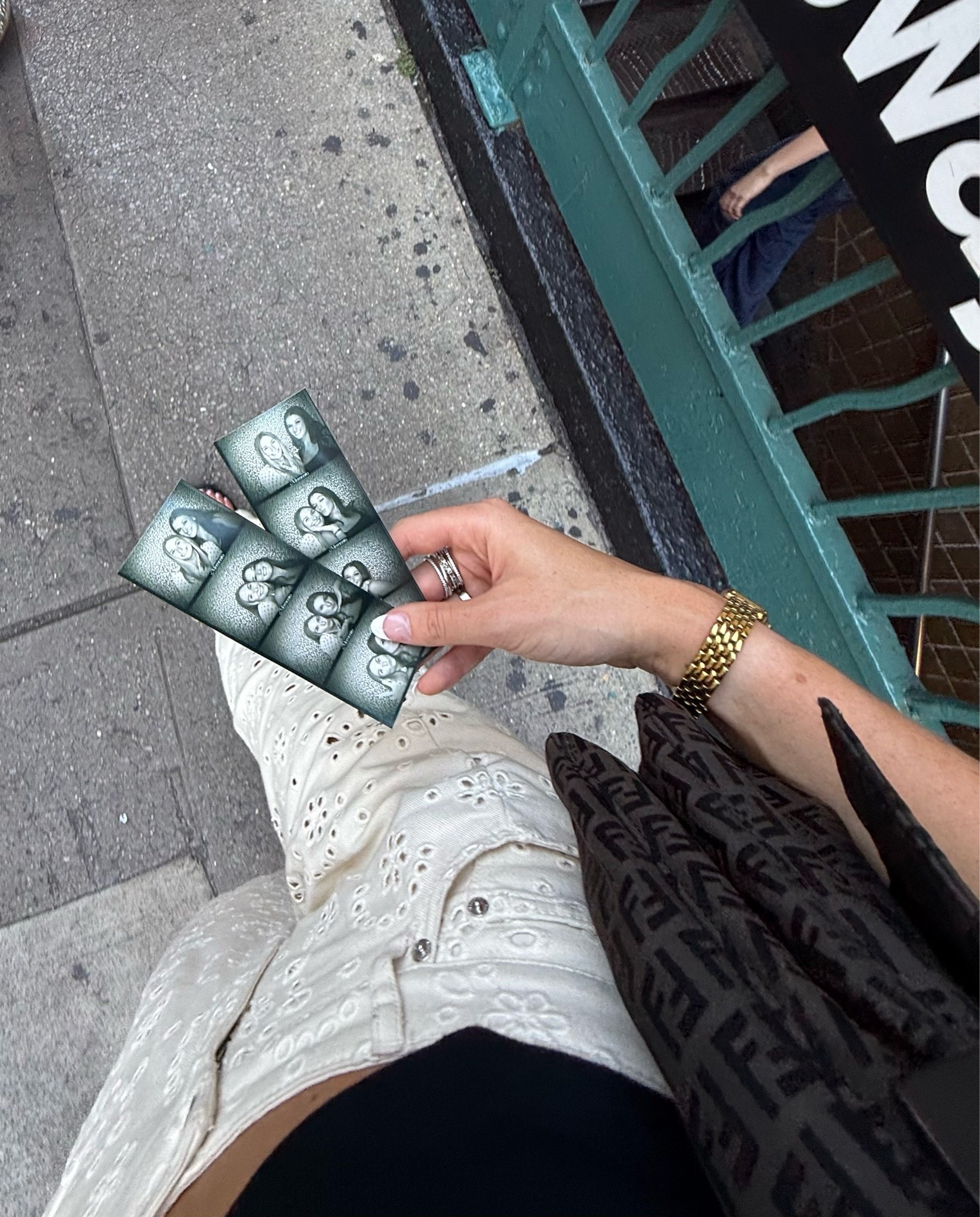 nyc photo booth pics

#LTKootd #LTKTravel #LTKdayinmylife