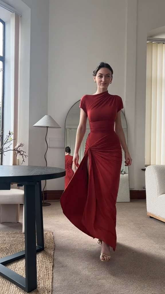A dress that fits like a work of art  

 #LTKsummer #LTKeurope #LTKdatenight