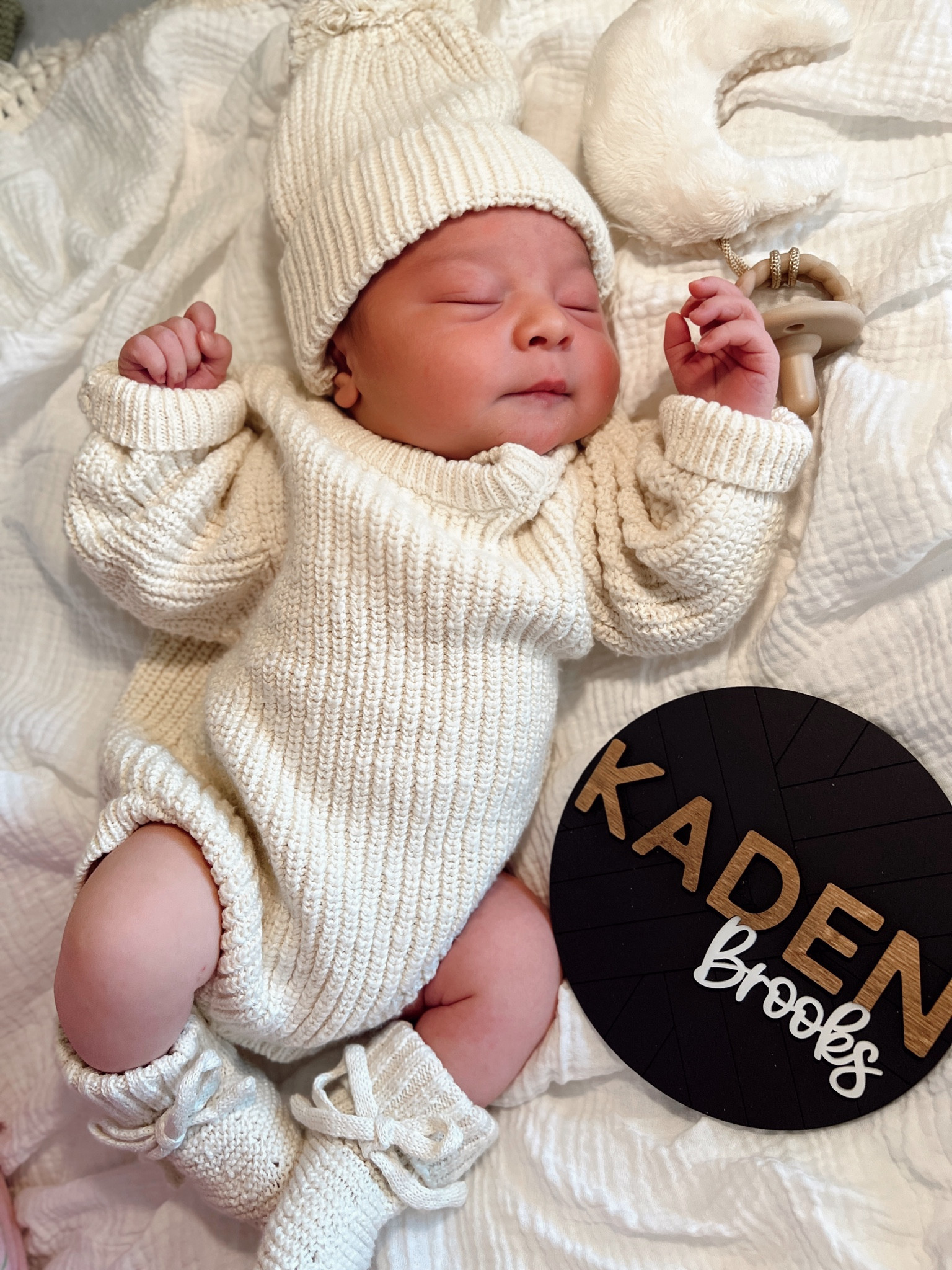 All the nurses were obsessed with baby Kaden's hospital/going home outfit. 

Outfit color: honey 
Outfit sizes: newborn for all (not 0-3 months)

Newborn photos. Hospital going home outfit. Newborn outfit. Newborn photoshoot. Newborn photography. 


#LTKSeasonal #LTKbump #LTKbaby