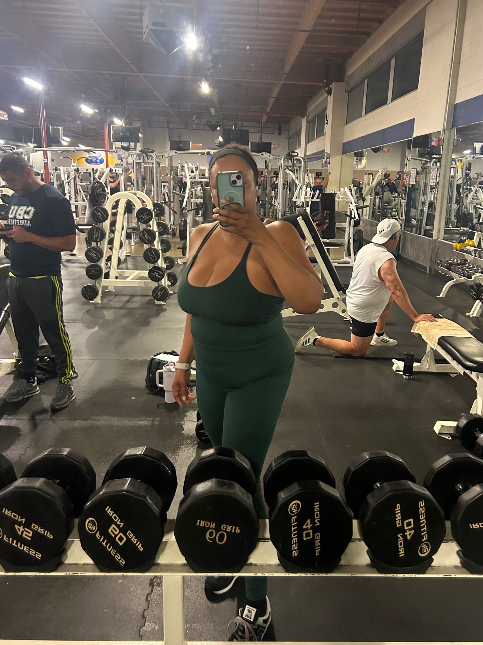 Gym 💪🏾 outfit ✅. Wearing an xl in both.

#LTKActive #LTKOver40 #LTKfitnessgoals