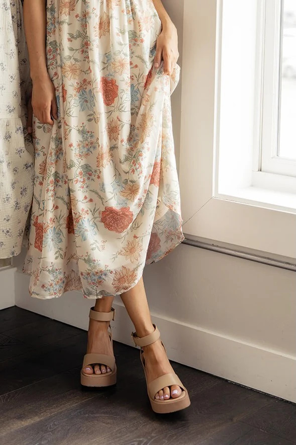 Hazen Platform Sandals | Roolee