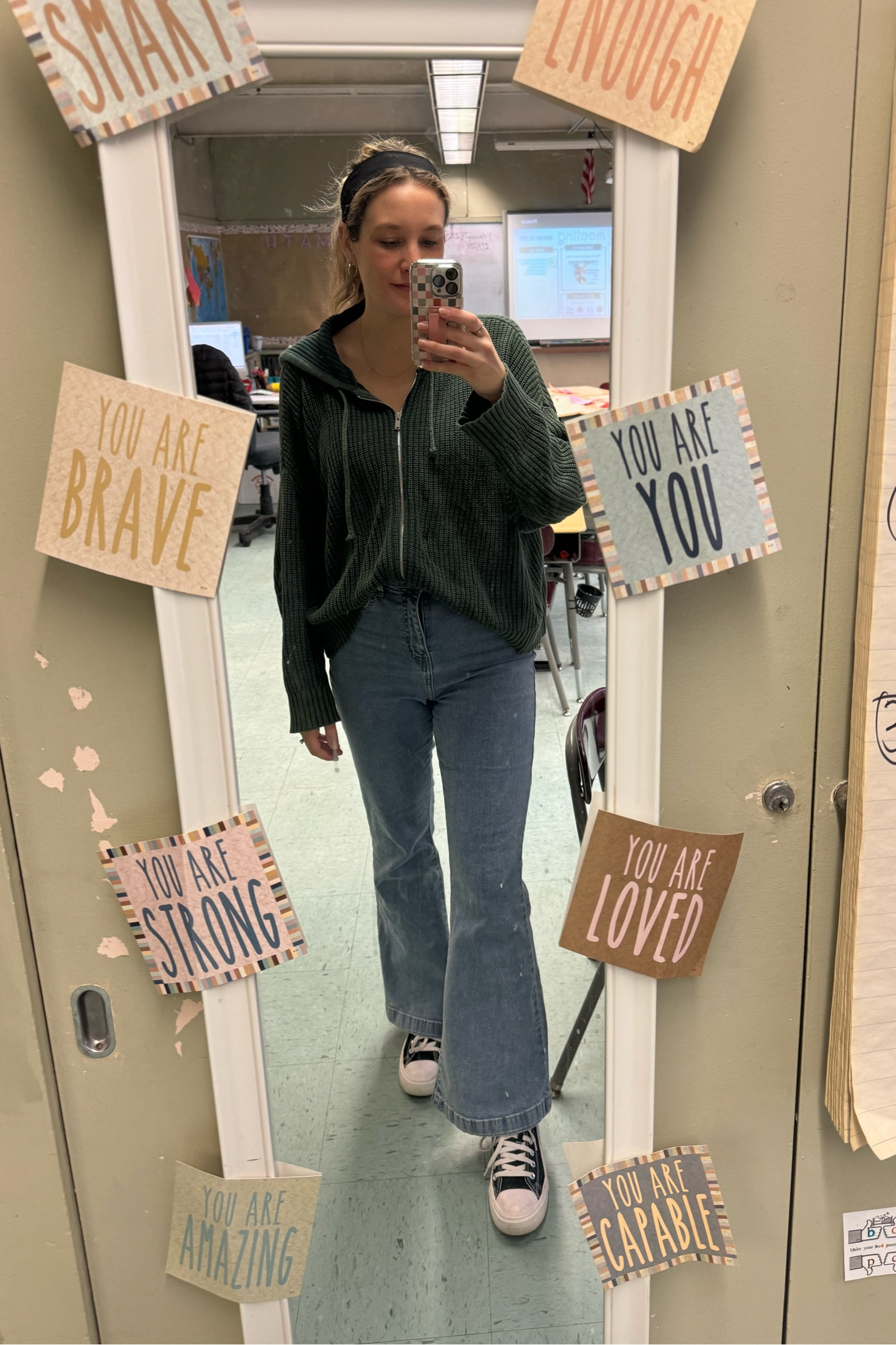 Friday jeans day teacher outfit!

Converse move sneakers
Nasty gal jeans
Aerie zip upp


#LTKmidsize #LTKworkwear #LTKfindsunder50