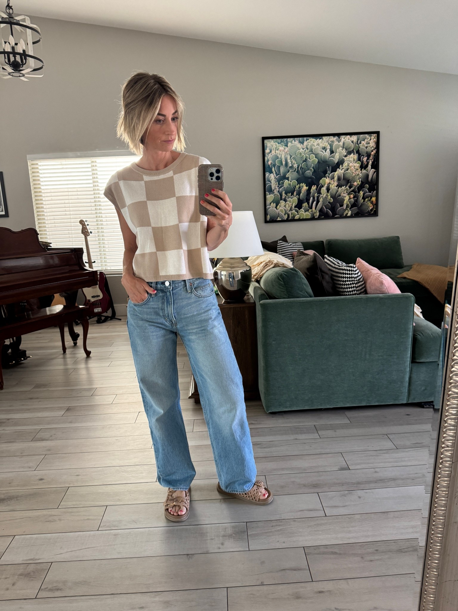 It felt like a slouchy-look kinda day. Love this combo. And I’m even more in love with these jeans. If you haven’t tried NOEND denim you need to. 🇺🇸 made too! 