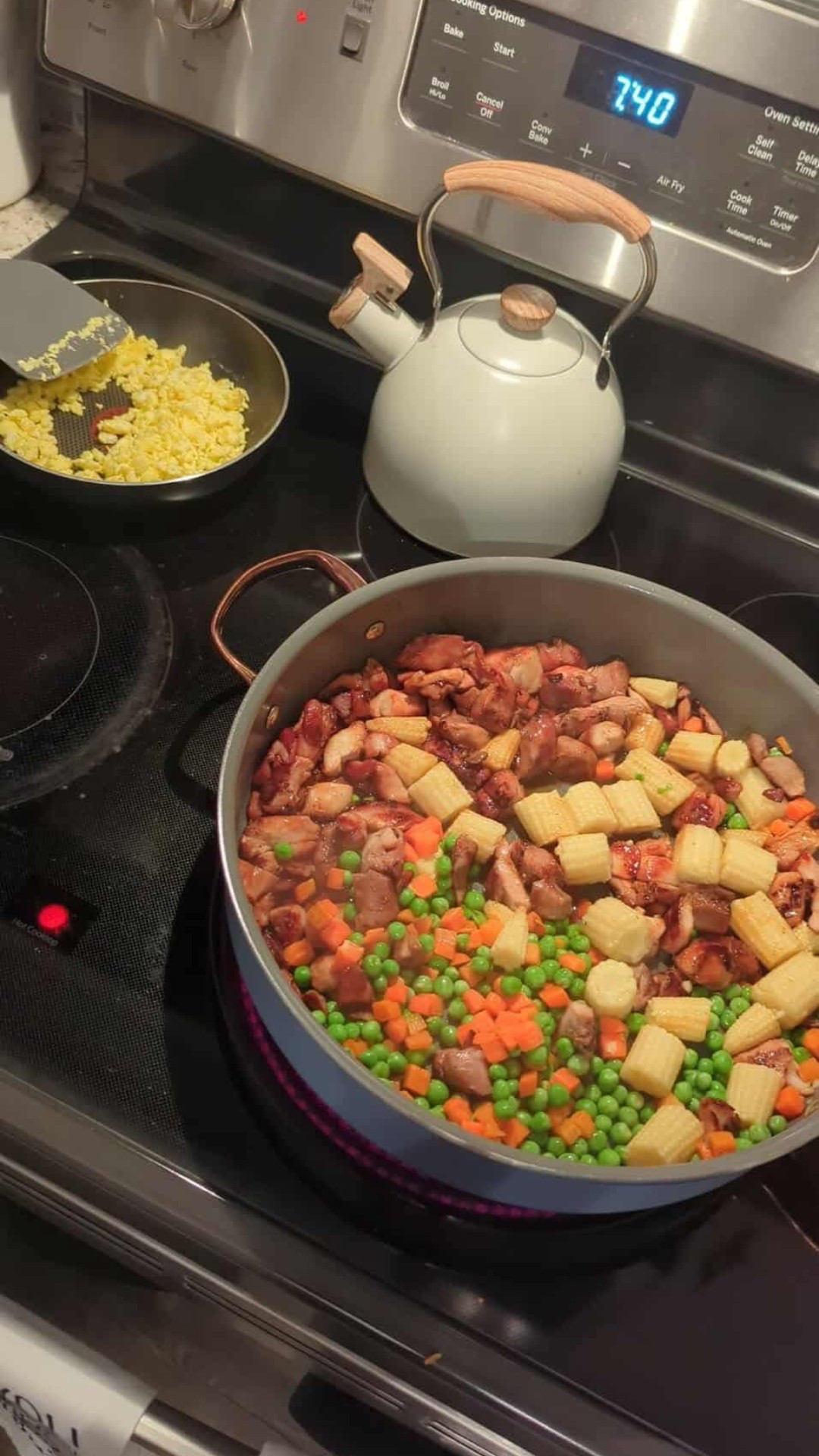 Stir fry night using our favorite pan 😍
•
•
•


#LTKFamily #LTKGiftGuide #LTKHome