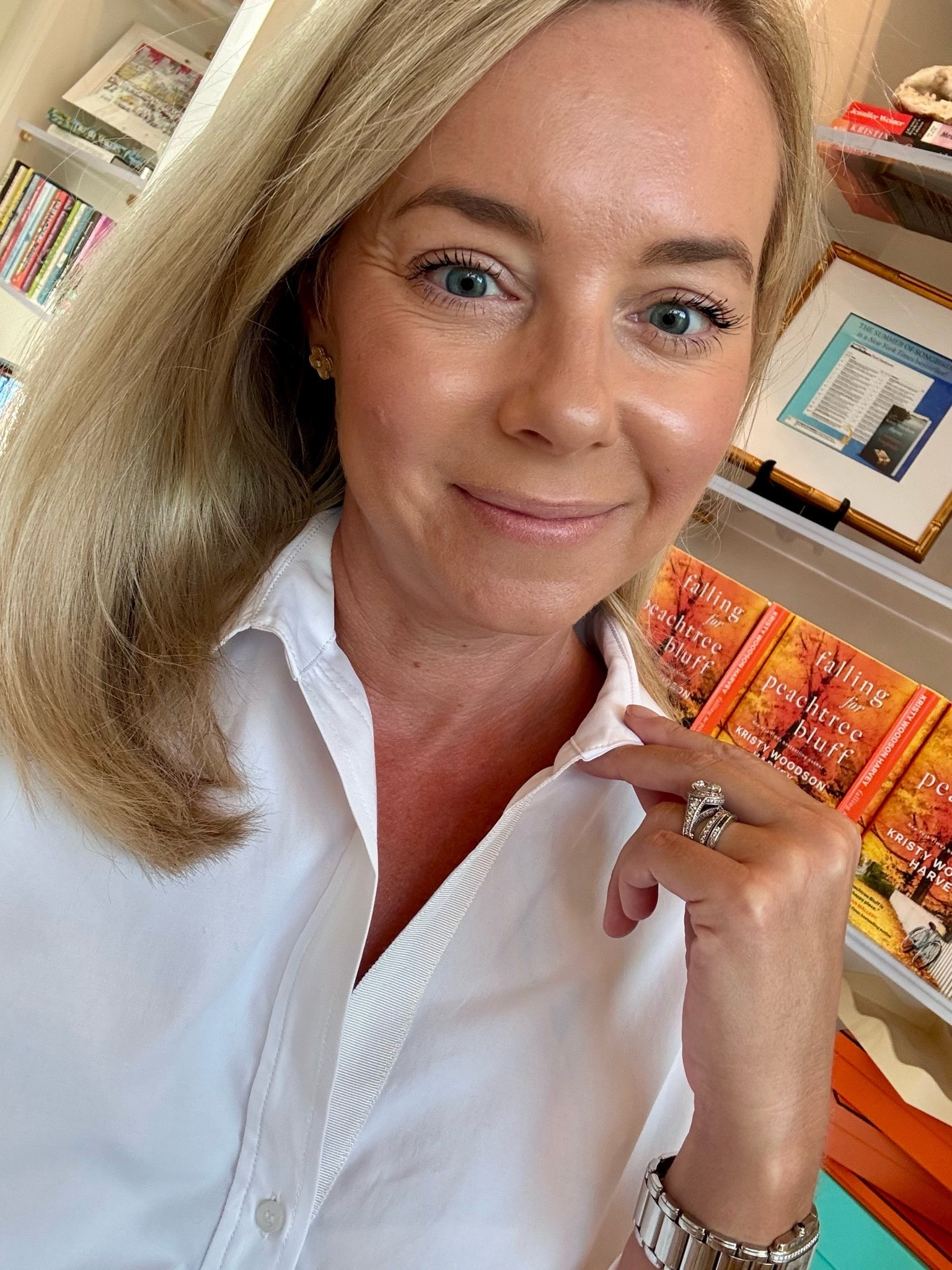 I’m loving these beautiful white blouses from @brochuwalker — feminine, effortless, and the kind of pieces that  make any outfit feel polished. From soft and romantic,  to crisp, elevated silhouettes, these are the blouses will be your go to season after season.
Which is your favorite?