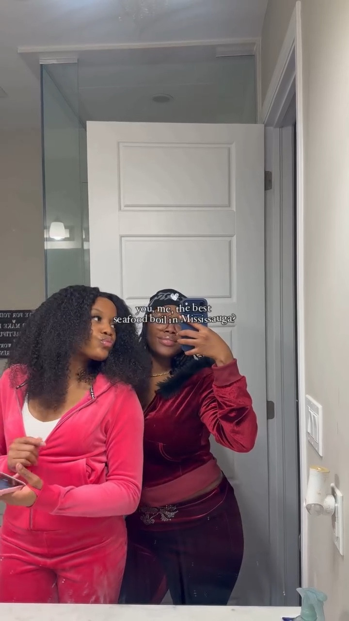 limited time valentine’s combo at captain’s boil and i had to try it 🦞💘. literally the one spot that will have me reconsidering if i can tolerate seafood or not. but at least i got my omega 3 fatty acids 🤏🏾🤣

i took my sister for her first time and why was she looking at me like i’ve been gatekeeping this place?? 😭

also… i don’t even usually order lobster when i go out. but something about the lobster here with that captain’s boil sauce? yeah. it slaps. every time.

i built my combo with:
🍚 seafood rice (the real main character especially with the captain’s boil sauce, let’s be serious)
🍗 chicken slices
🥔 potatoes
🌽 corn to share

if you’re looking for a valentine’s plan, birthday month dinner, or just a cute sister date — this one’s actually worth trying.

tag who you’re splitting this with 💕🫶🏽

thank you @captainsboil for having us 🦞✨

#torontofoodie #torontodatenight #stylebyemmanuela #blackcreators #captainsboil

#LTKwinter #LTKcanada #LTKfall