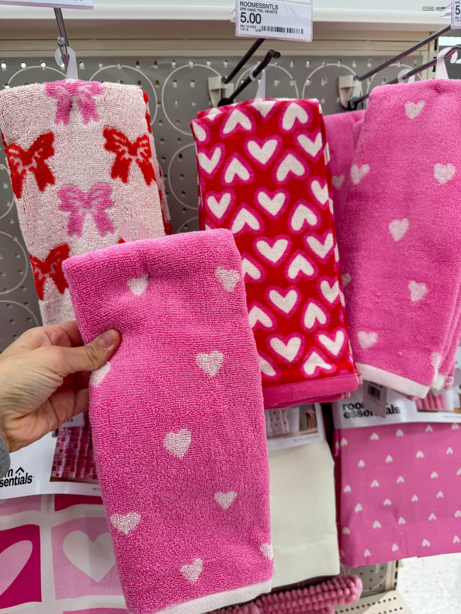 $5 for a 2pk Valentine's Day bath hand towels at Target! 

Valentine’s Day decor, Valentine’s Day towels, bath decor, galentines, Target home finds, valentines decor, target haul

#LTKBeauty #LTKHome #LTKSeasonal