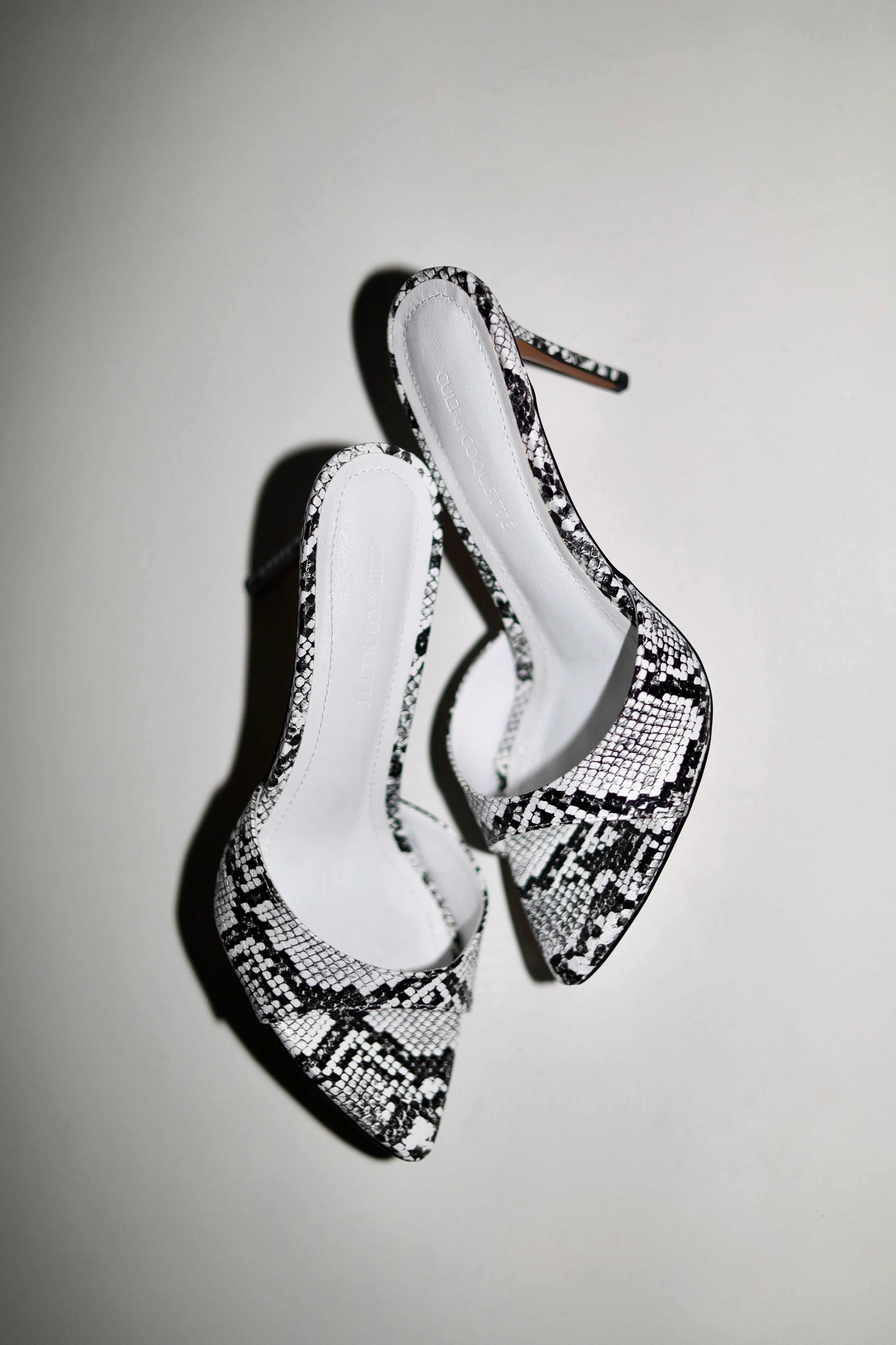 Gia Black & White Snake Mules 80 mm | CULT OF COQUETTE