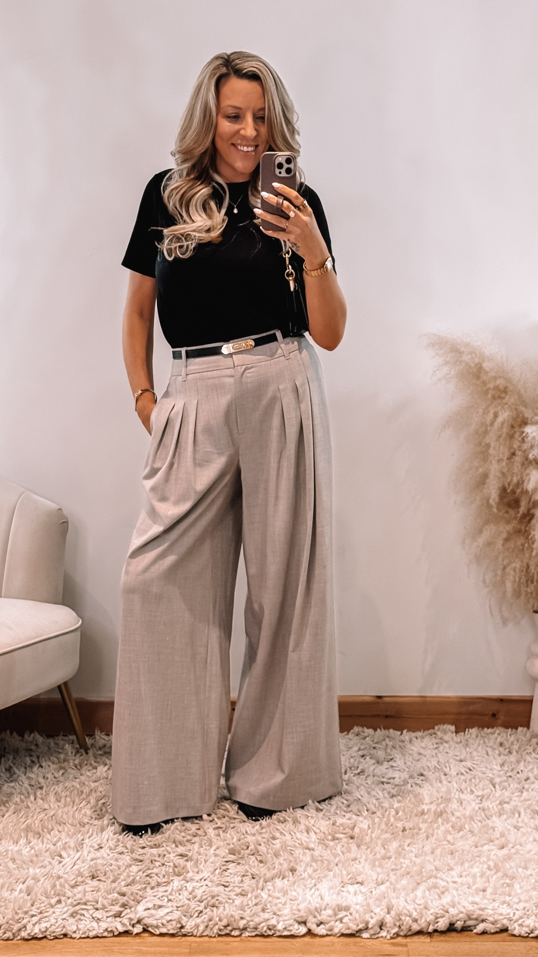 You’re not bad at styling.
You’re just stopping at 80%.

You’ve got the outfit but you’re skipping the final 20% that makes it look intentional.

The tuck.
The belt.
The jewellery.
The bag that pulls it together.

That last 20%?
That’s the difference between “I just threw this on” and “she looks put together.”

And it’s not about buying more.
It’s about finishing what you started.

Tomorrow we fix something else 👀

Next time your outfit feels off, ask yourself… have I done the final 20%?
Save this for your next ‘nothing looks right’ moment 🤍



#LTKuk #LTKeurope #LTKspring